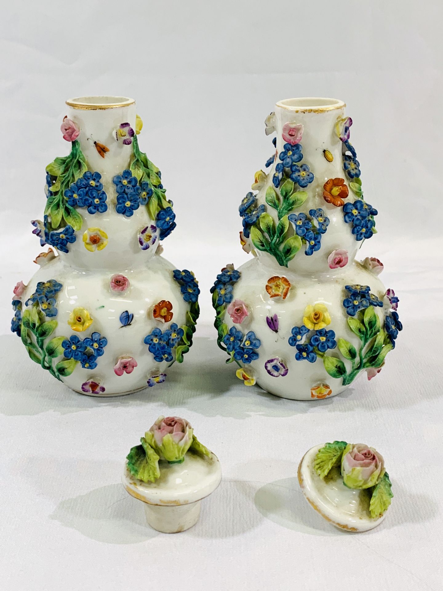 A pair of Augustus Rex porcelain vases - Image 3 of 4