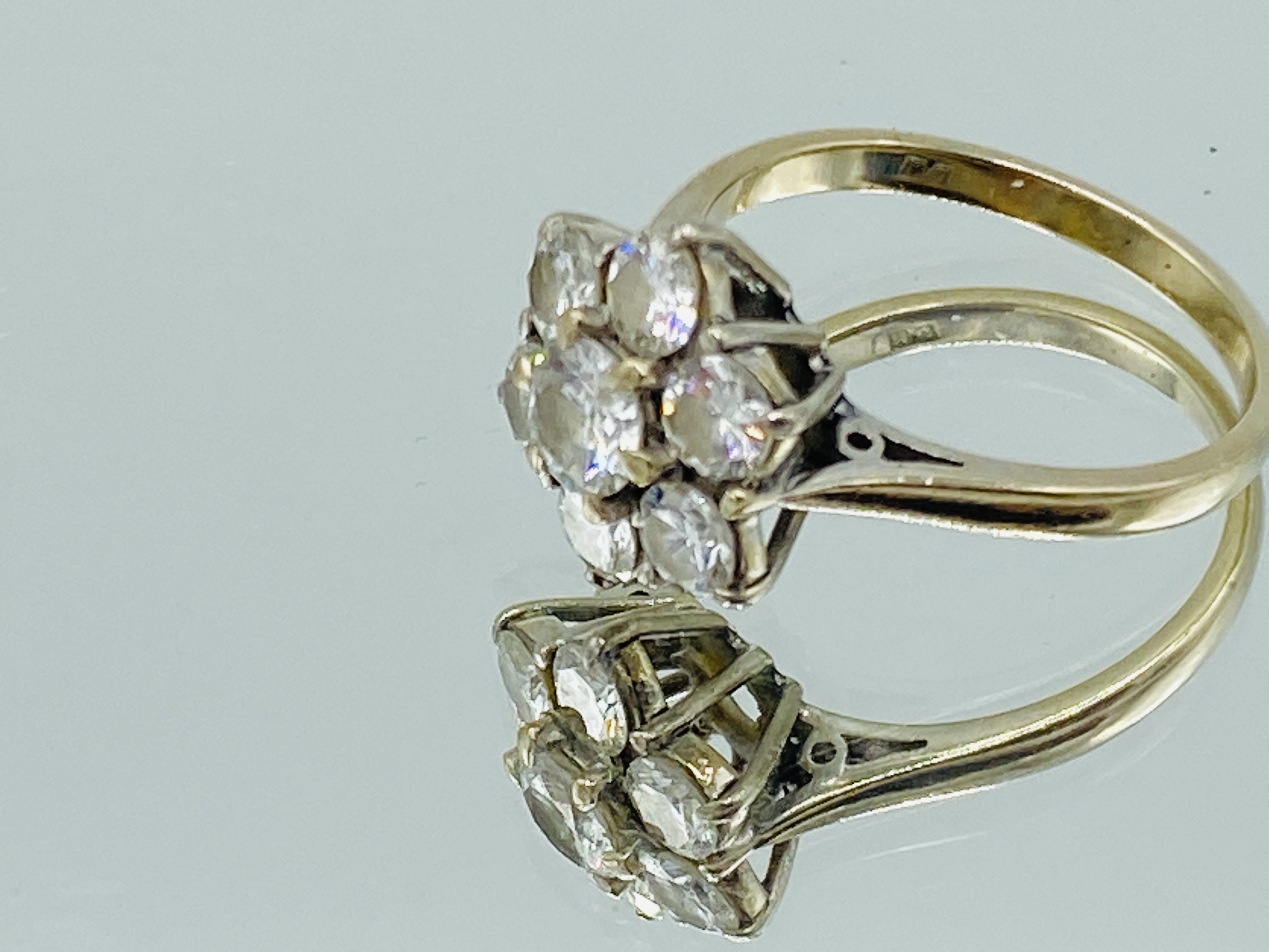 18ct gold diamond cluster ring with six brilliant cut diamonds - Image 4 of 4