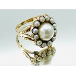 Gold and pearl ring