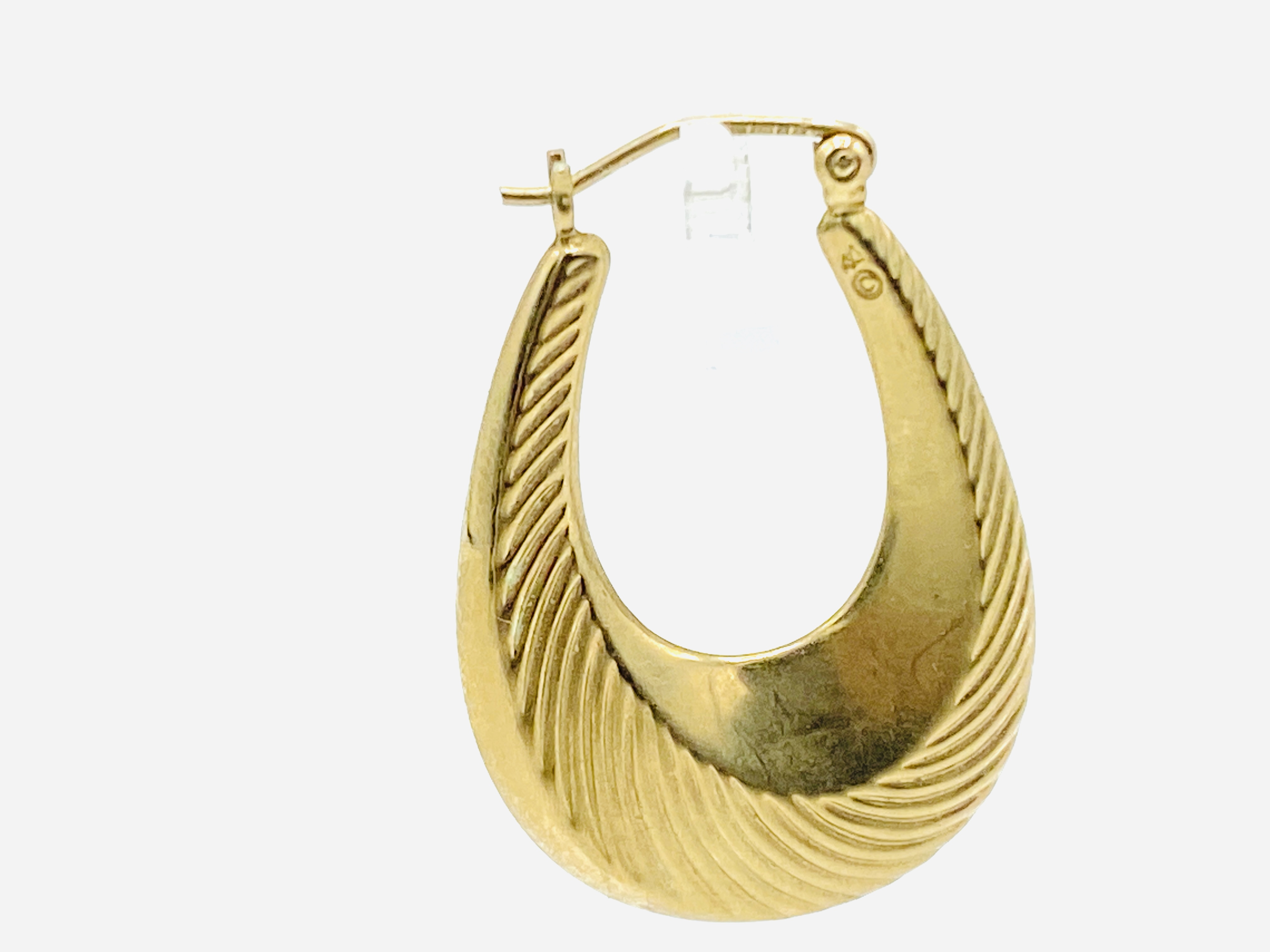 Pair of 9ct gold loop earrings - Image 3 of 3