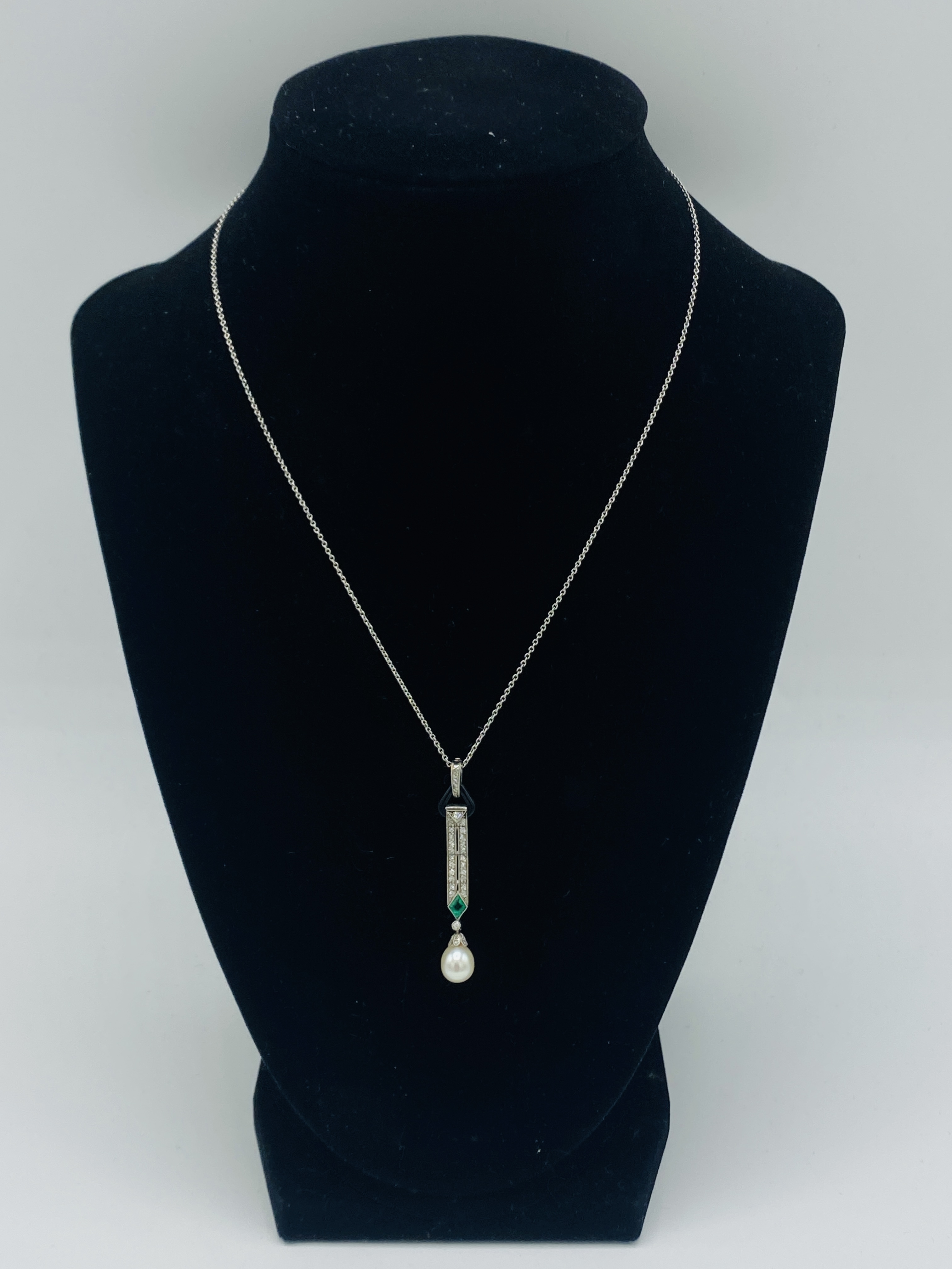 Art deco necklace with emerald, diamond and pearl pendant - Image 3 of 6