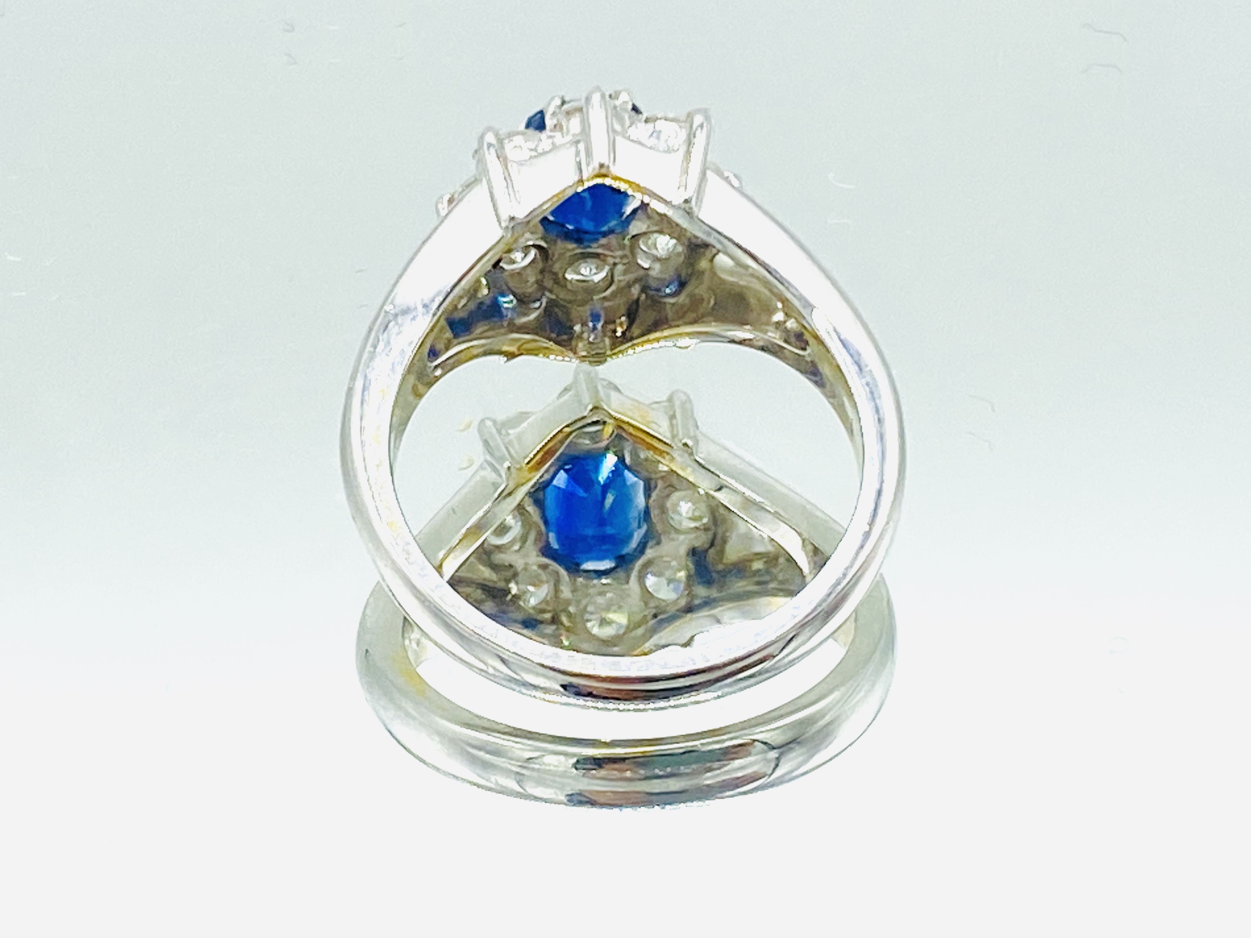 18ct gold, sapphire and diamond ring - Image 2 of 5