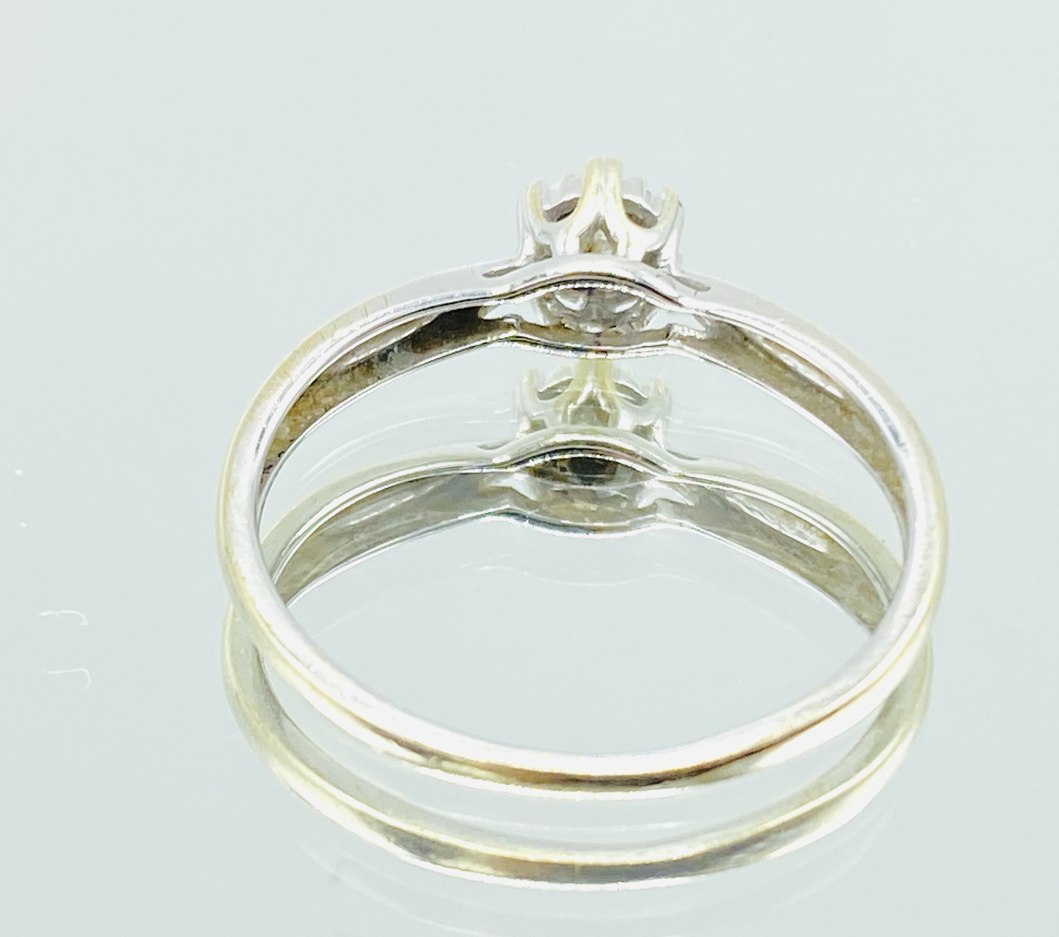 9ct white gold solitaire diamond ring - Image 3 of 3