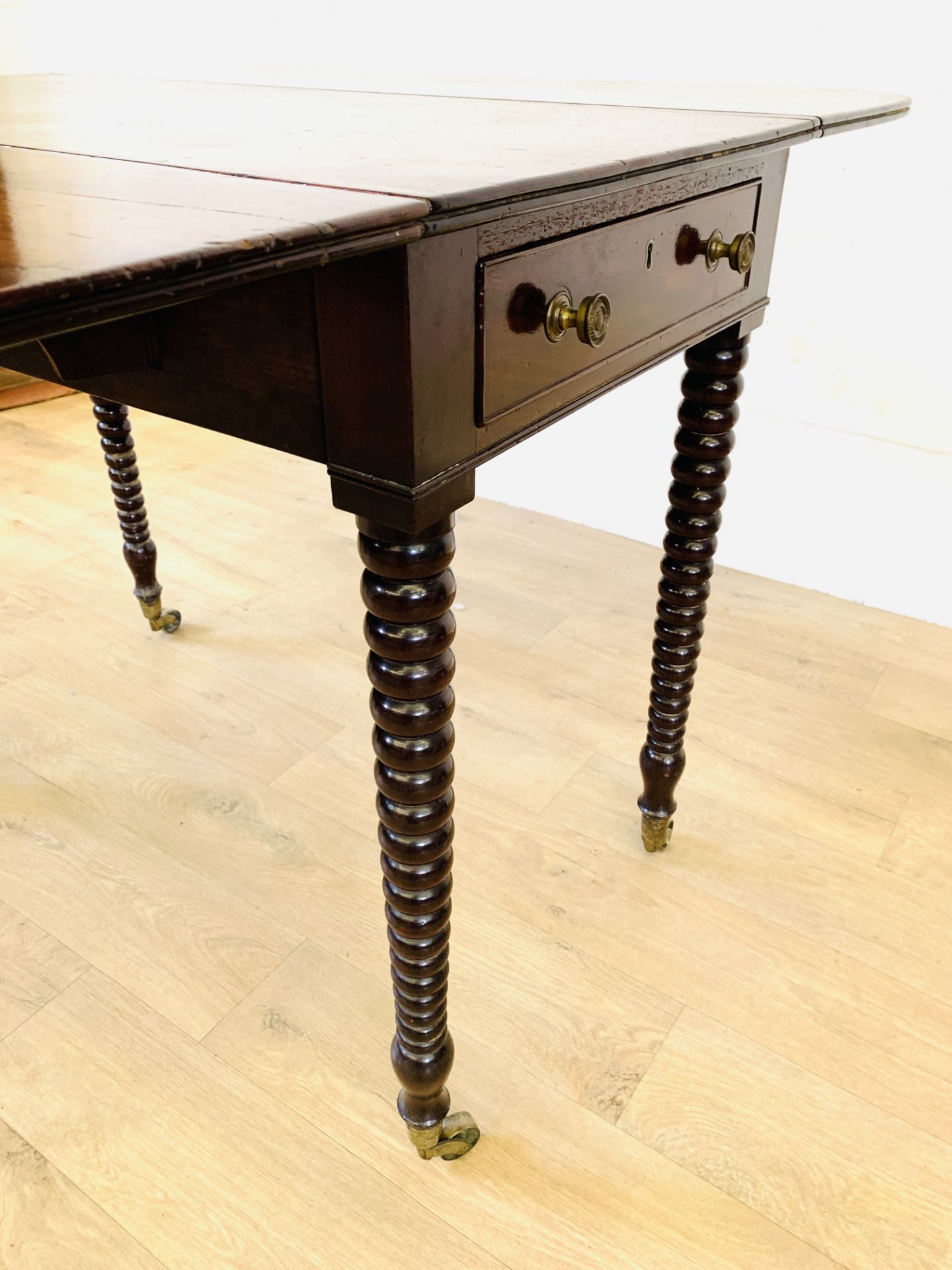 Mahogany drop side table with side drawer - Image 5 of 6