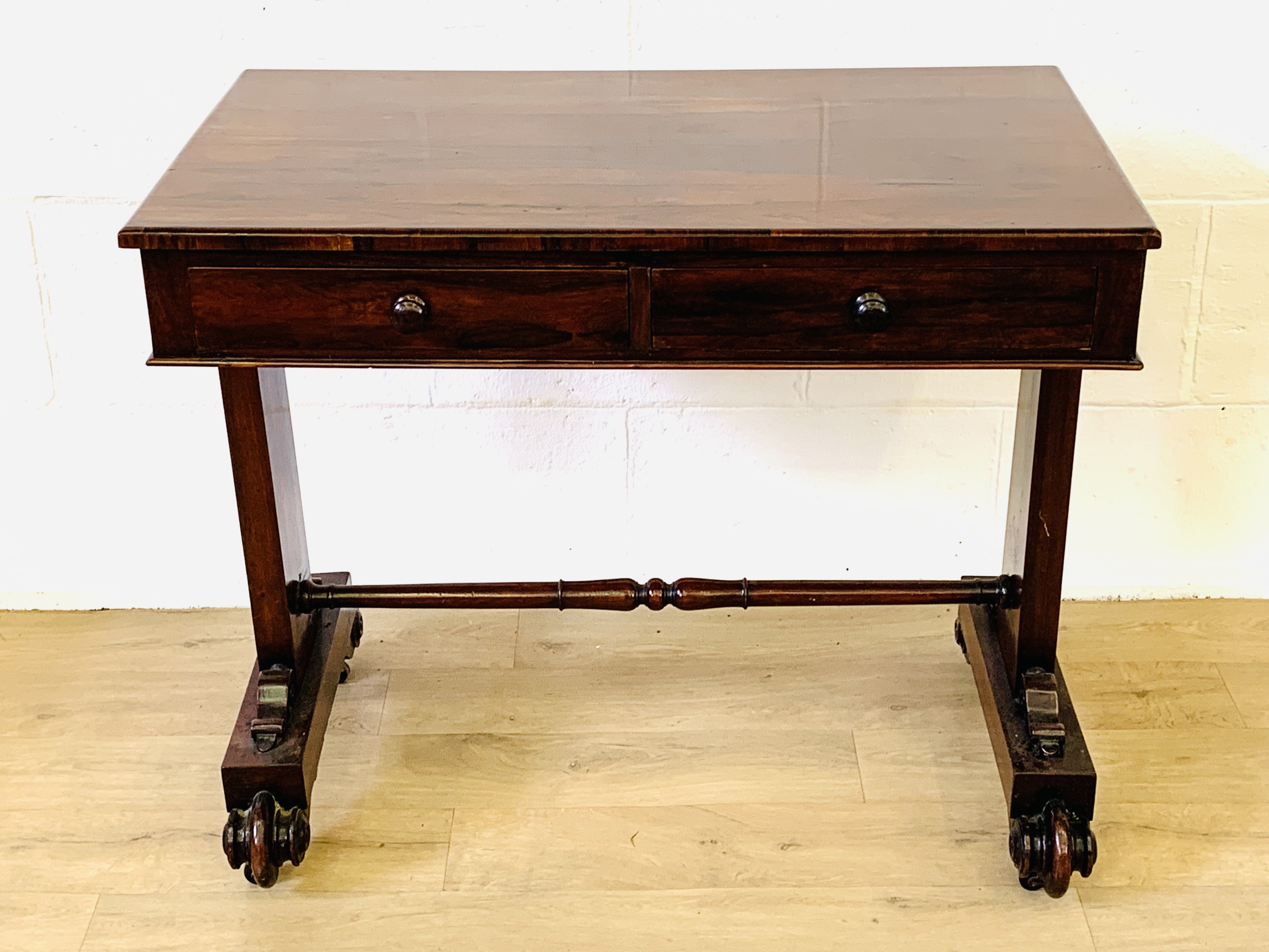 Mahogany occasional table - Image 2 of 6