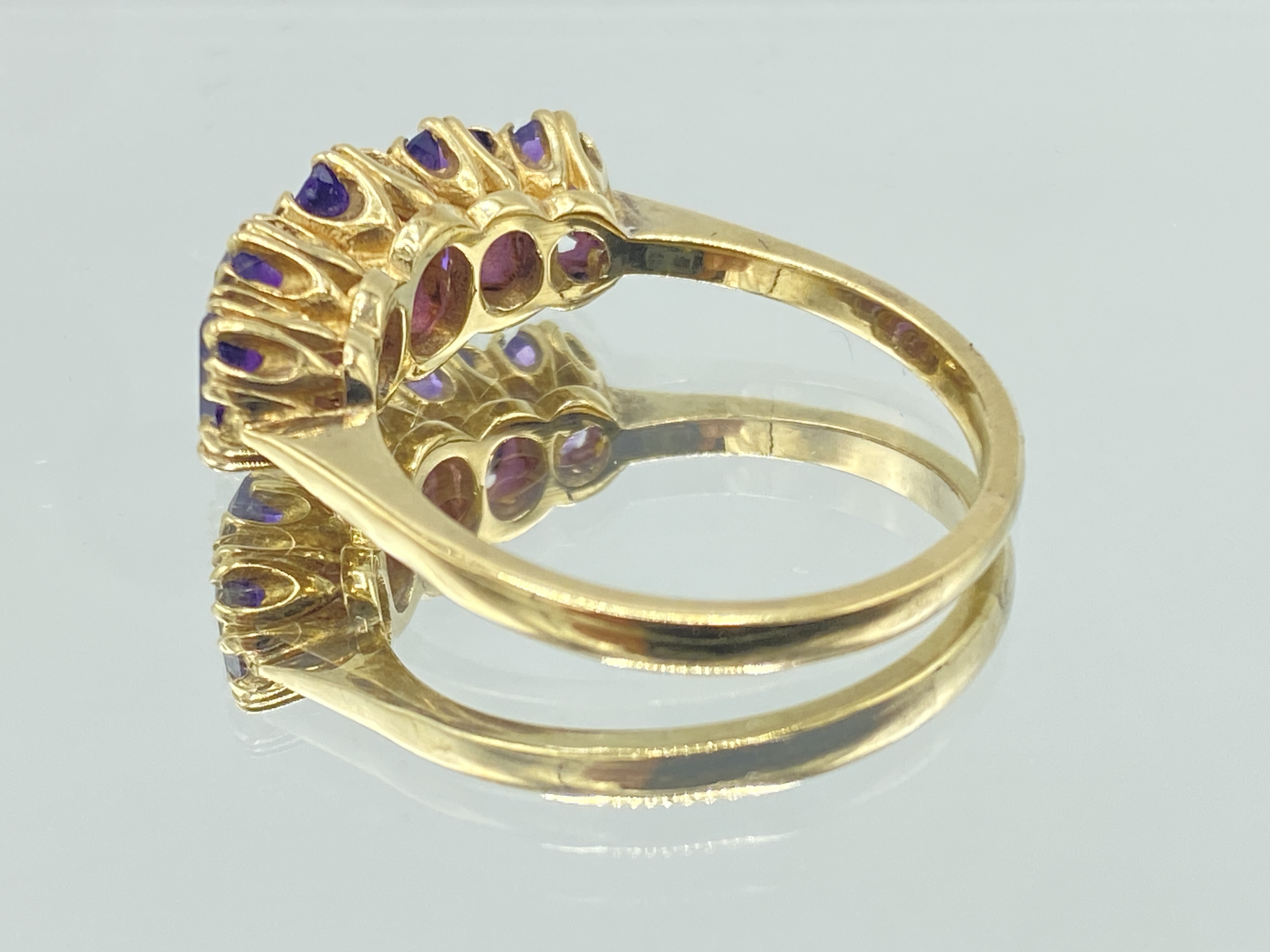 Two 9ct gold and 5 stone rings - Image 6 of 7