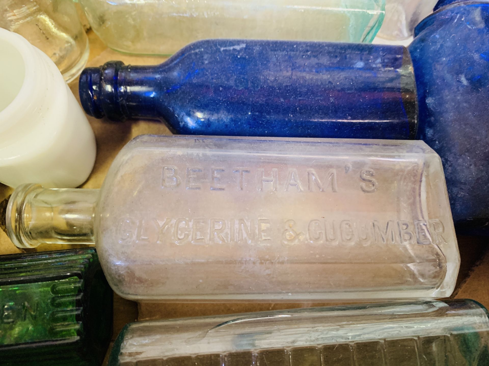 25 Victorian and Edwardian chemists bottles - Bild 3 aus 3