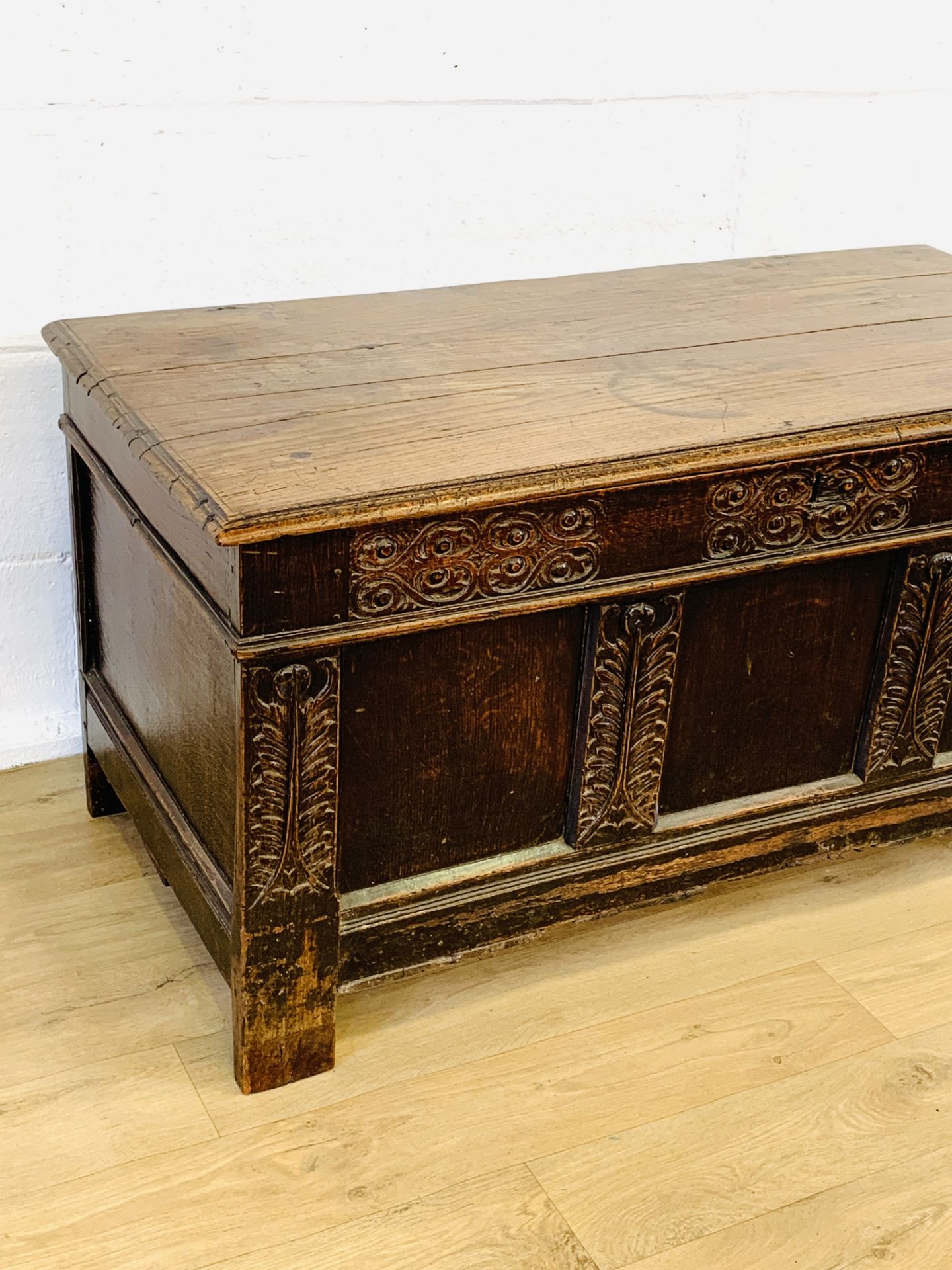 18th century oak chest with carved panel front - Image 3 of 6