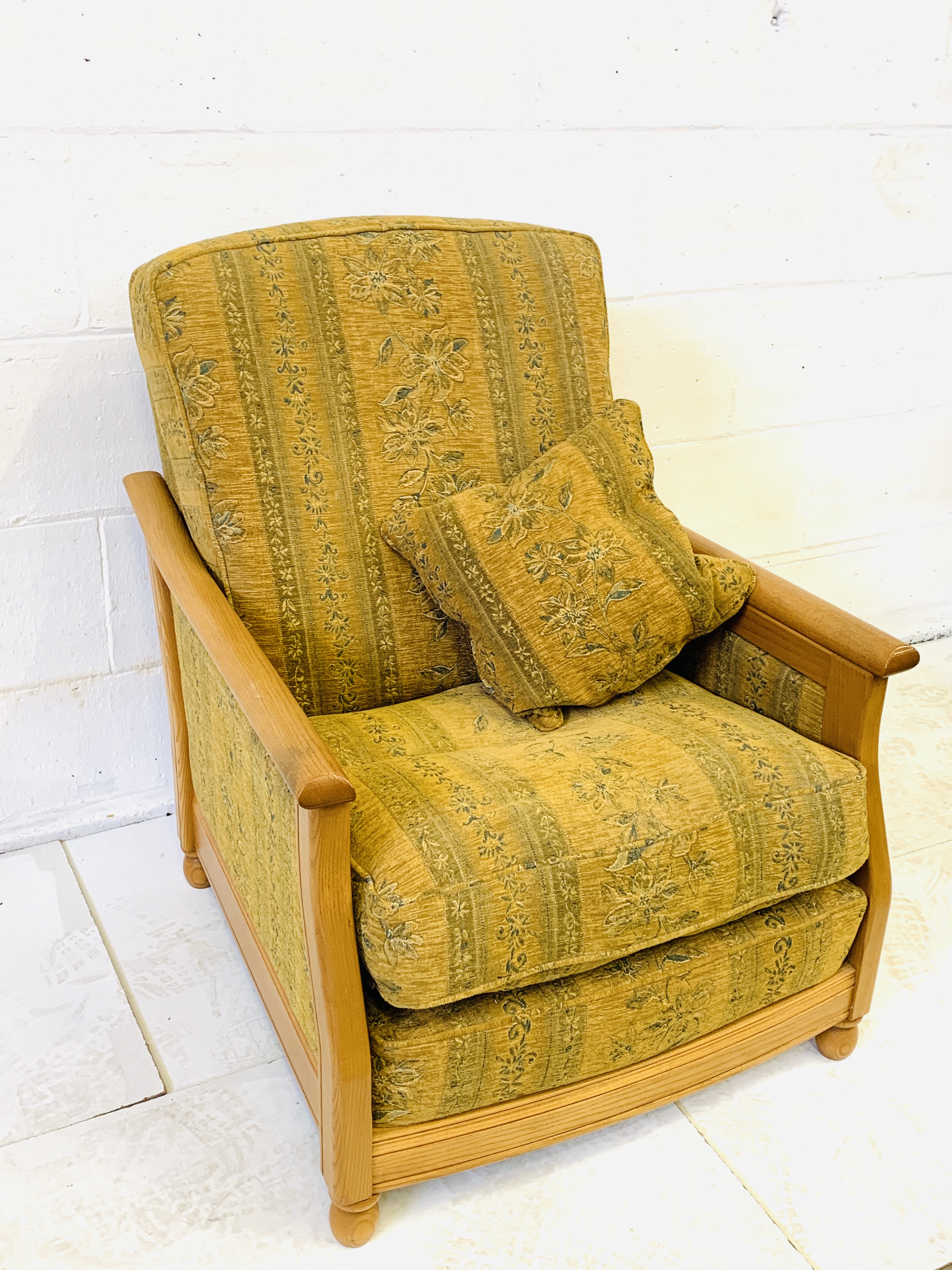 Ercol armchair - Image 4 of 4