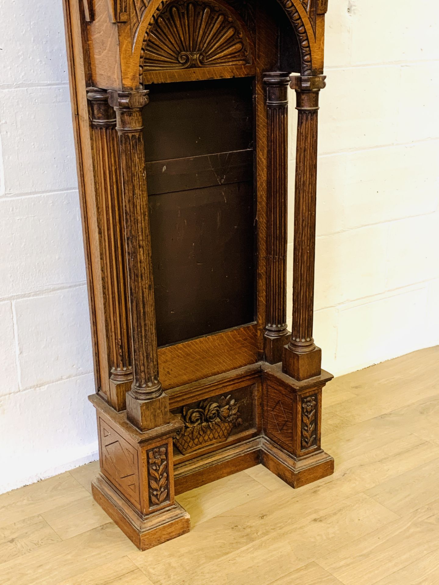 Victorian carved oak longcase clock case - Image 4 of 5