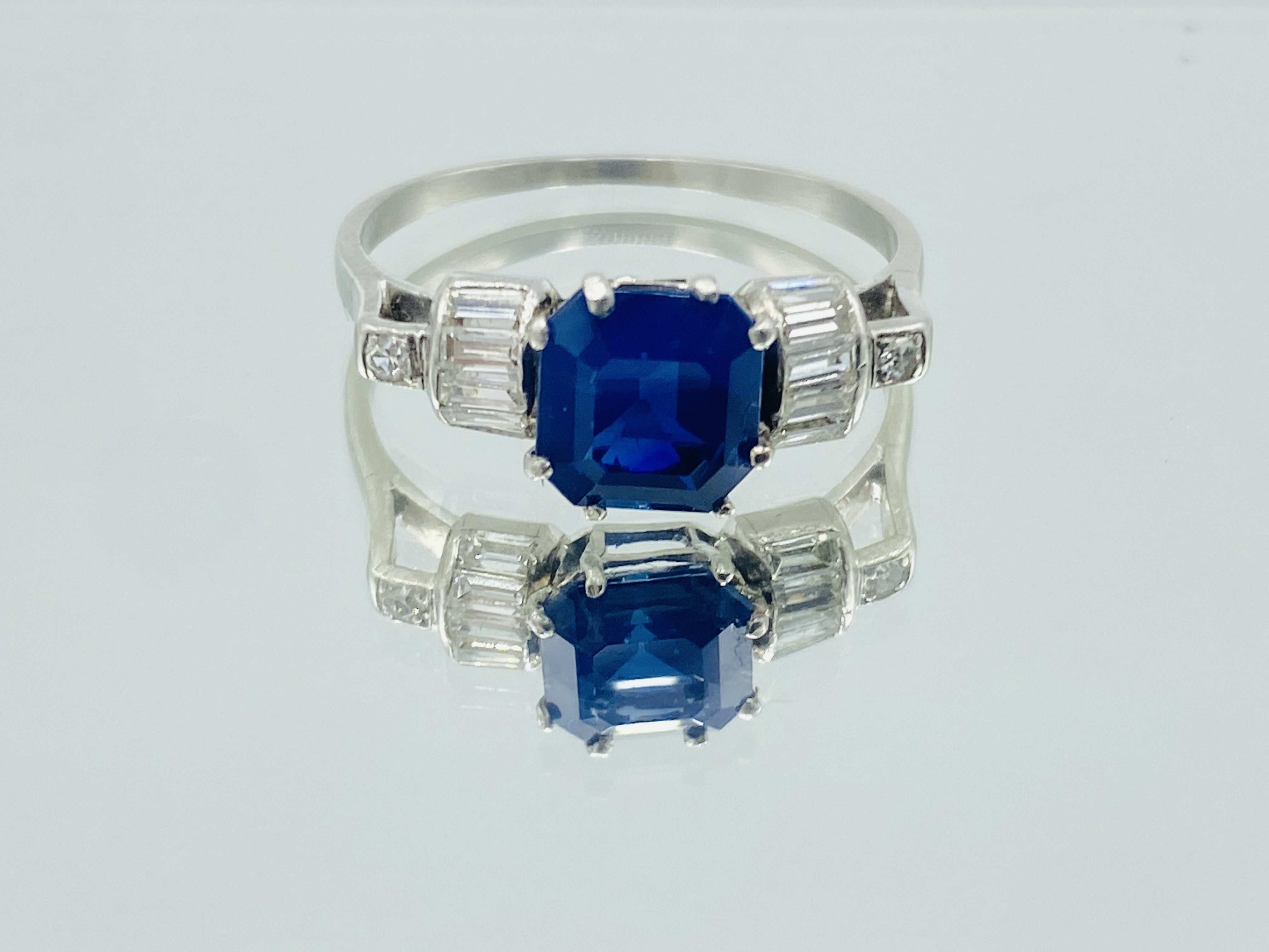 Sapphire ring with diamonds