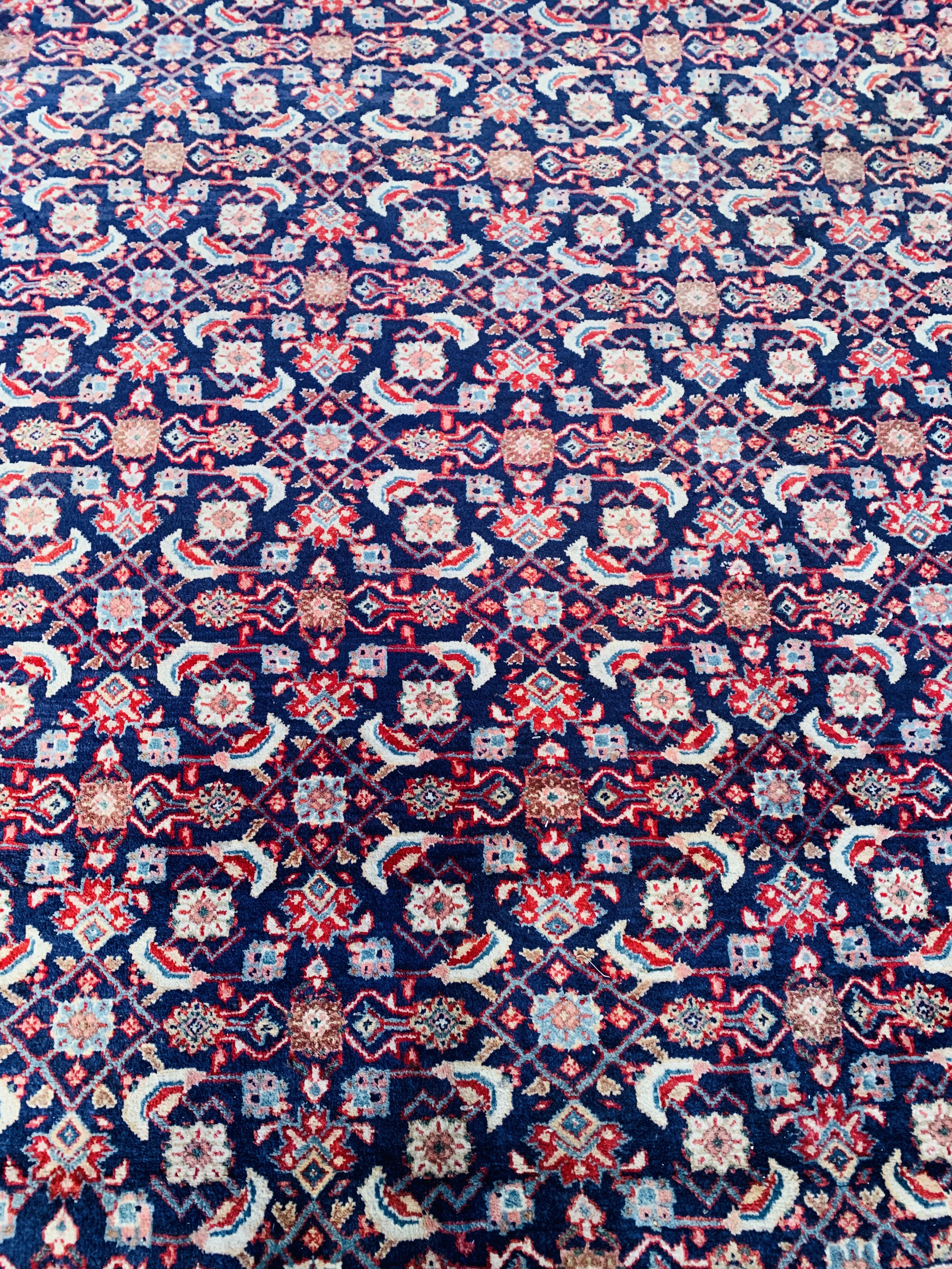 Red ground carpet - Image 4 of 5