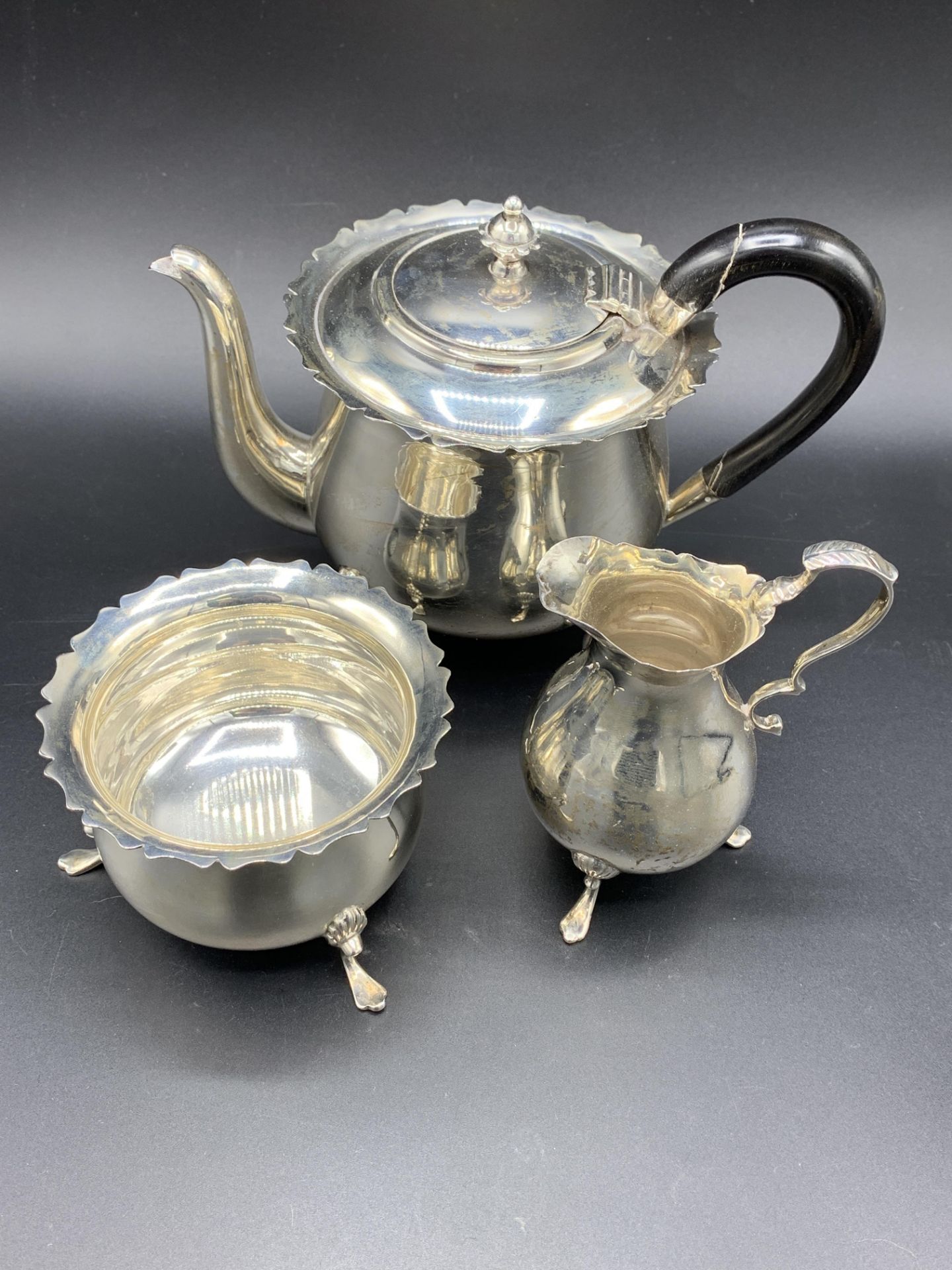 Victorian silver teapot and sugar bowl, 1889; silver milk jug 1904 - Image 4 of 4