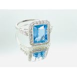 18ct gold aquamarine and diamond ring