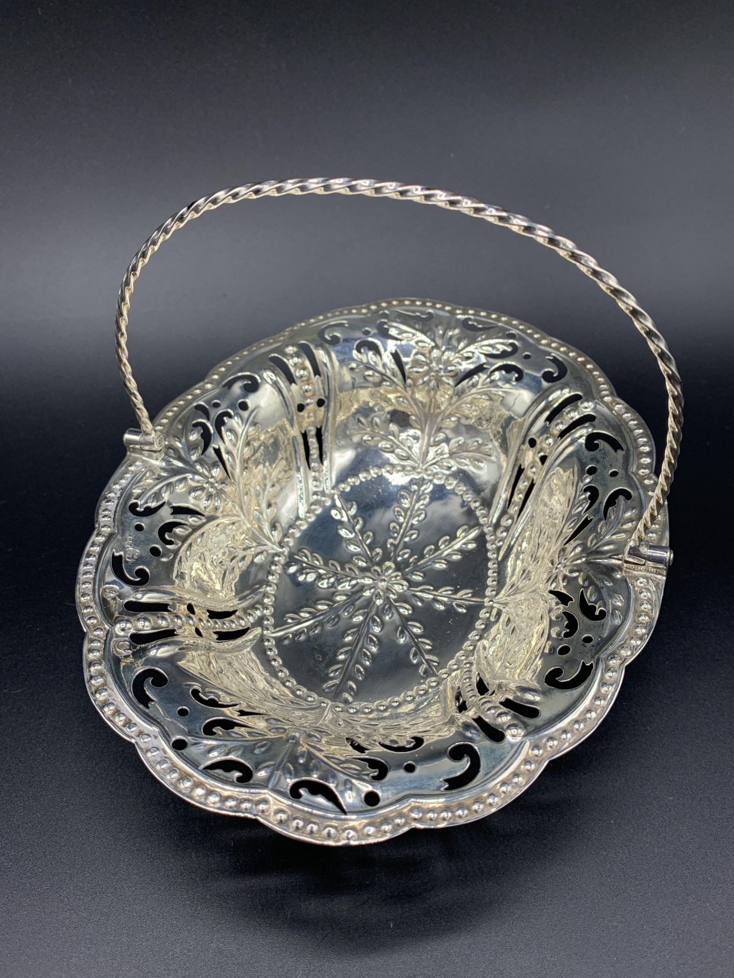George III silver fruit basket 1769 - Image 2 of 4