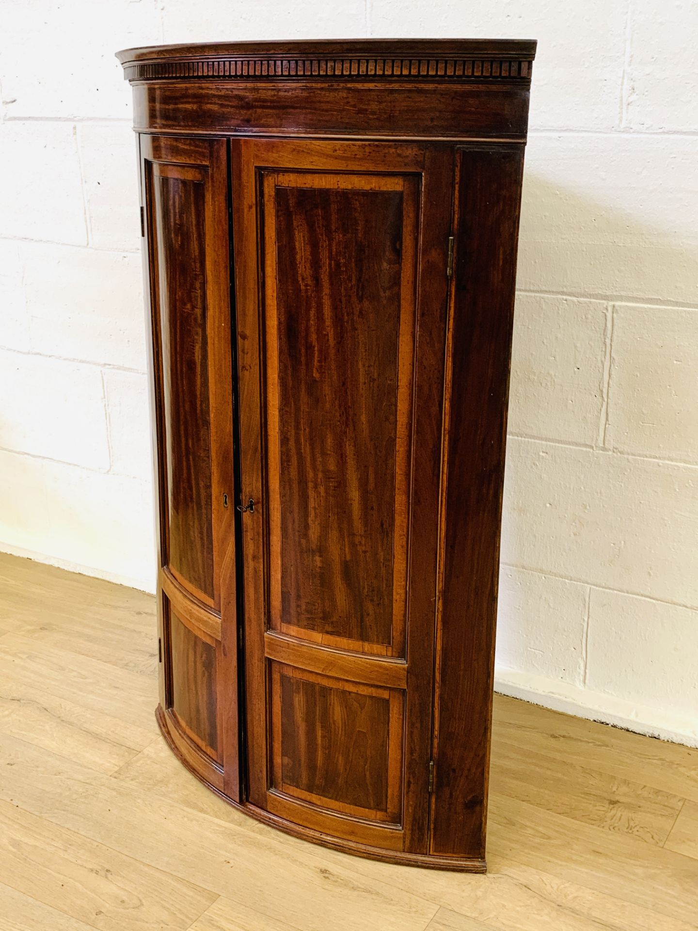 Bow fronted corner cabinet - Image 2 of 4