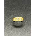 18ct gold three diamond ring