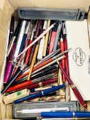 Quantity of fountain pens and ballpoint
