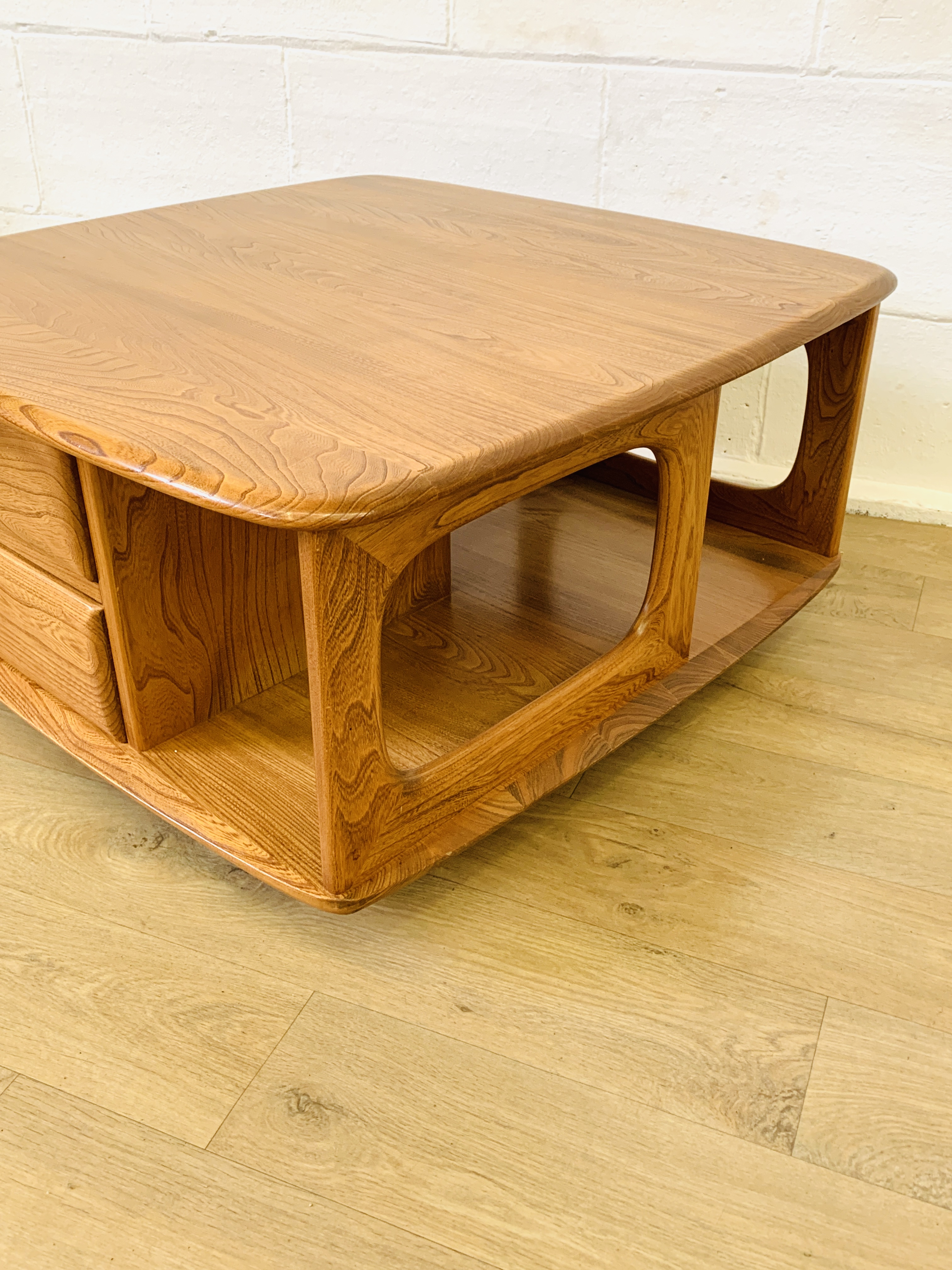 Ercol coffee table - Image 3 of 4