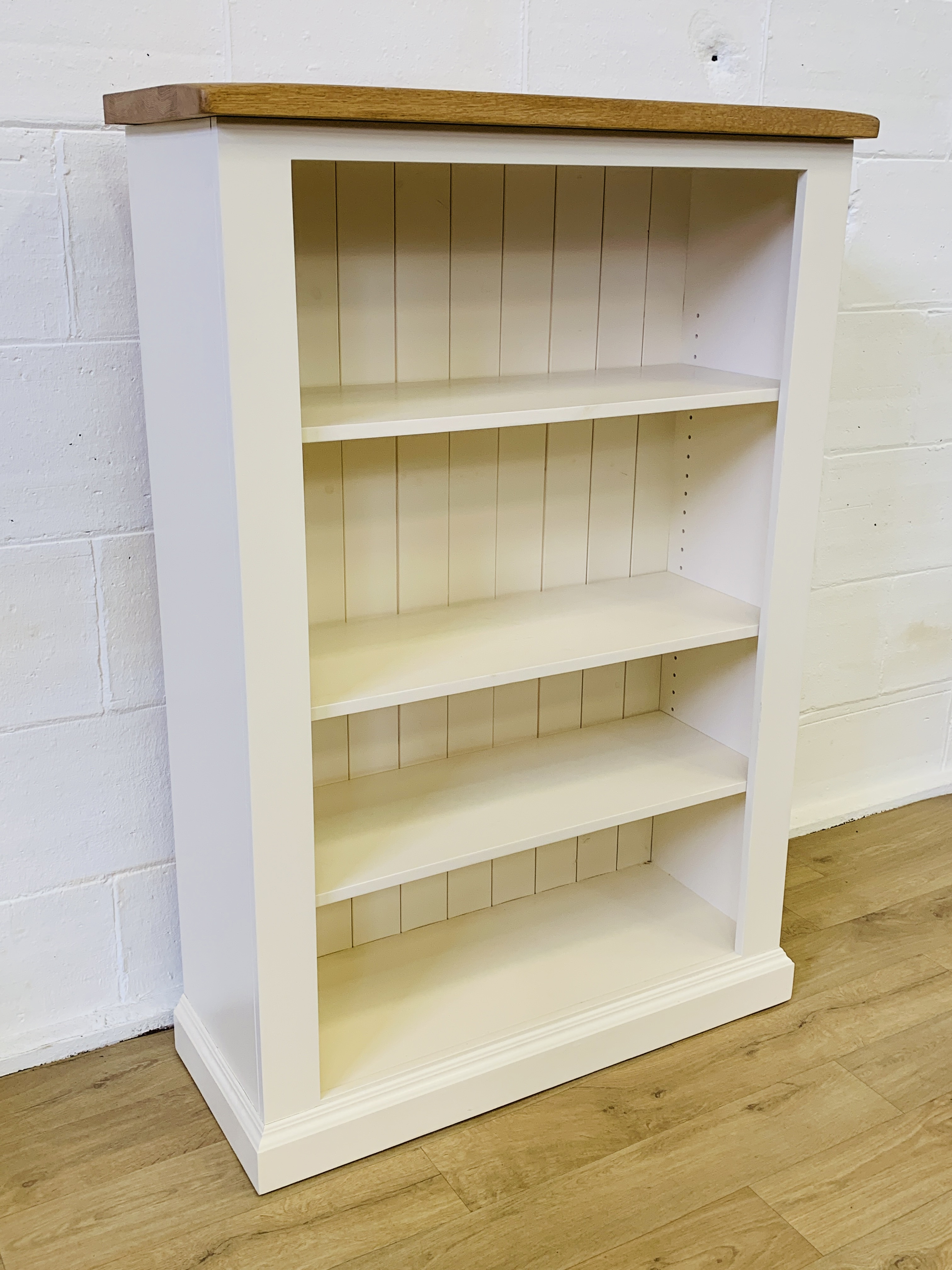 Painted pine bookcase - Image 2 of 3