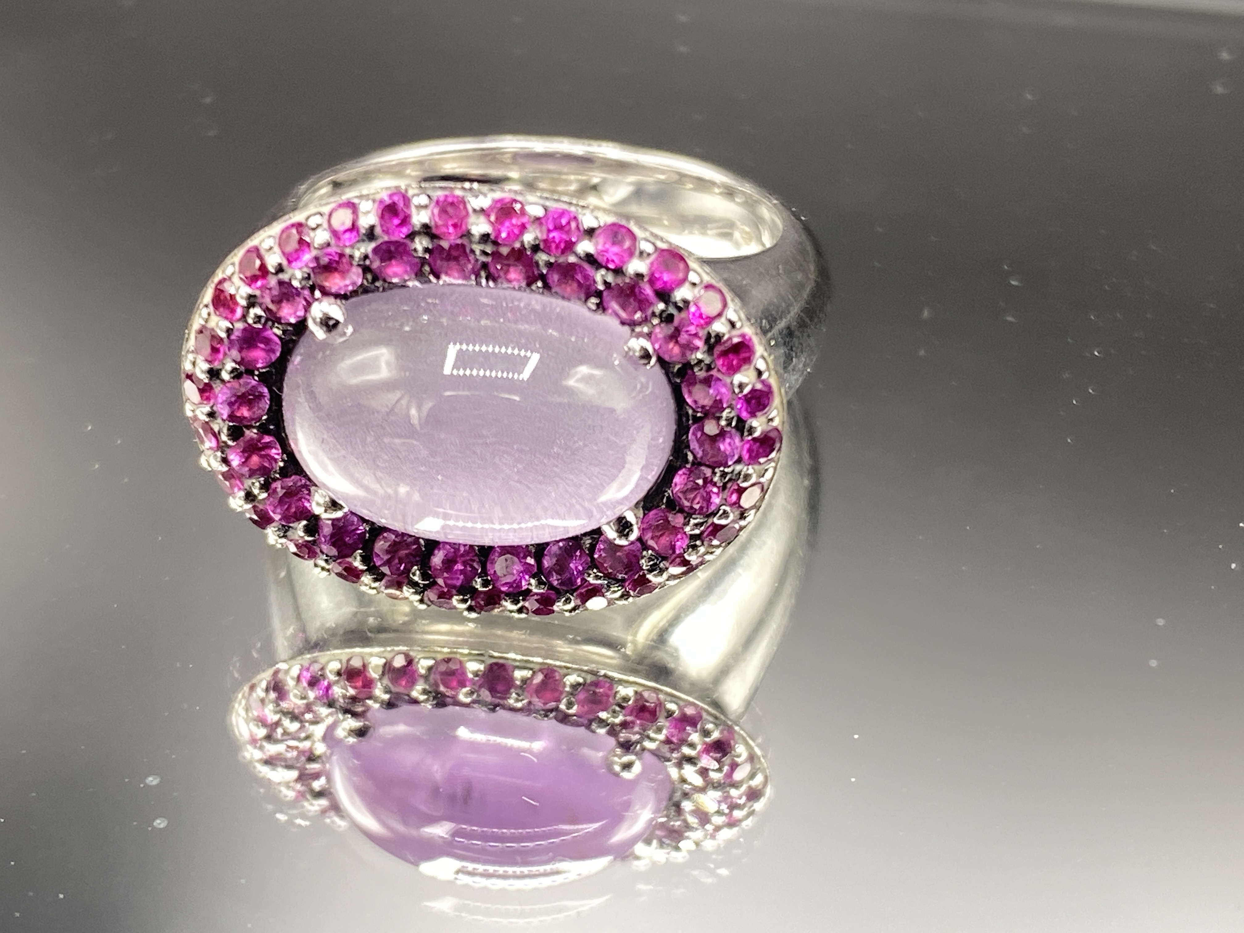 18ct white gold moonstone and pink sapphire dress ring - Image 4 of 4