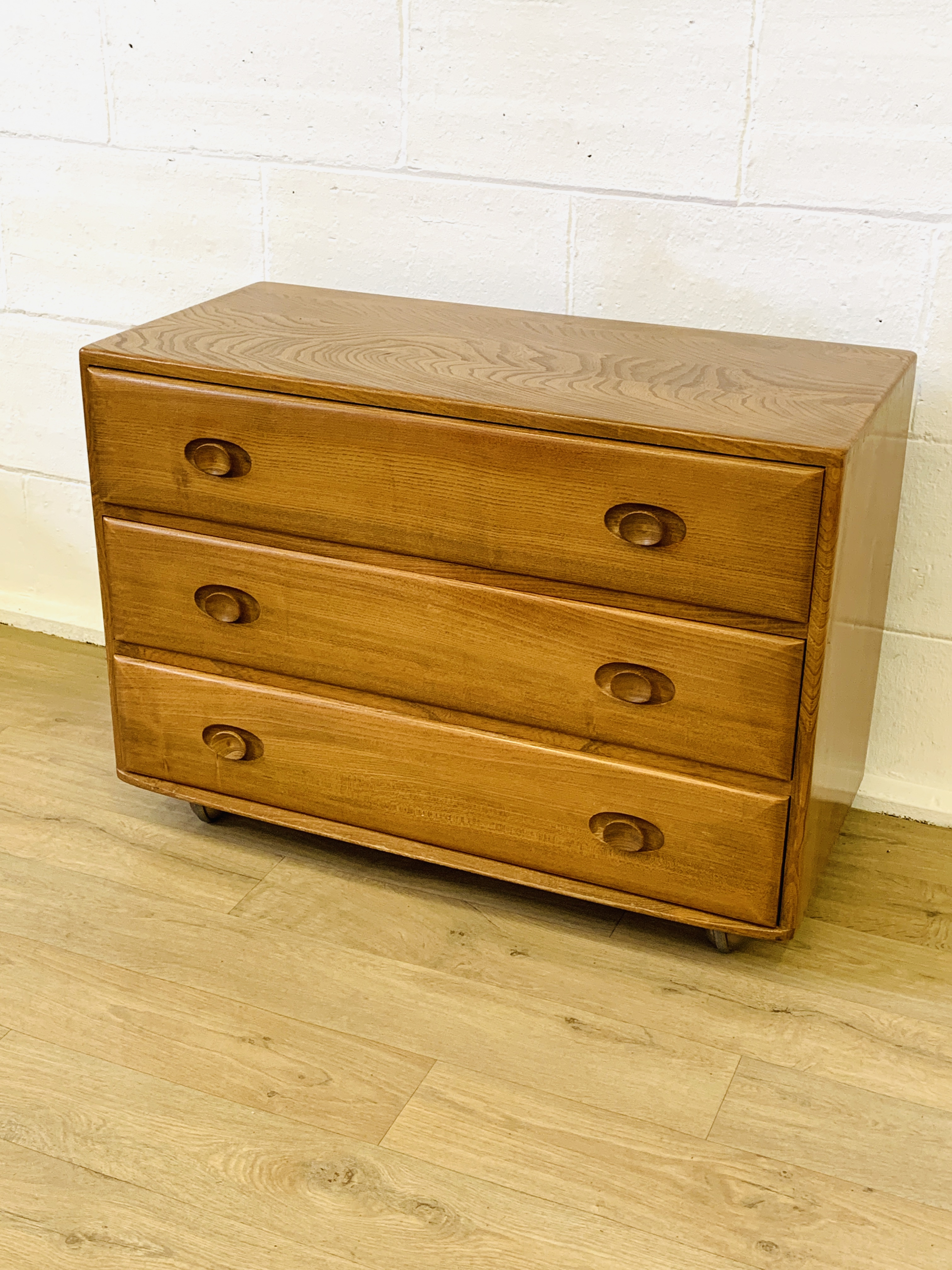 Ercol chest of drawers - Image 2 of 5