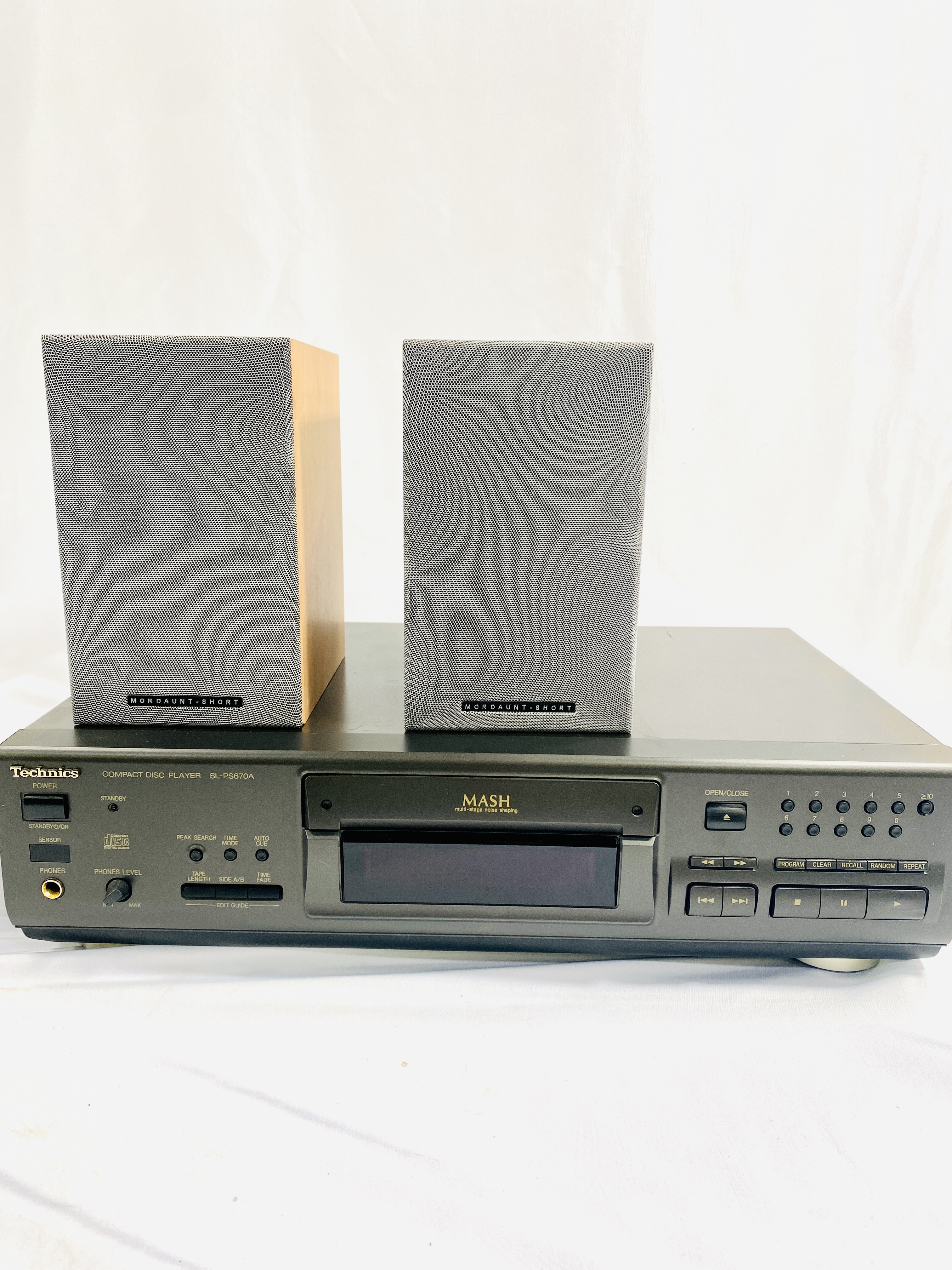 A Quad music system, a pair of speakers and a CD player - Image 3 of 3