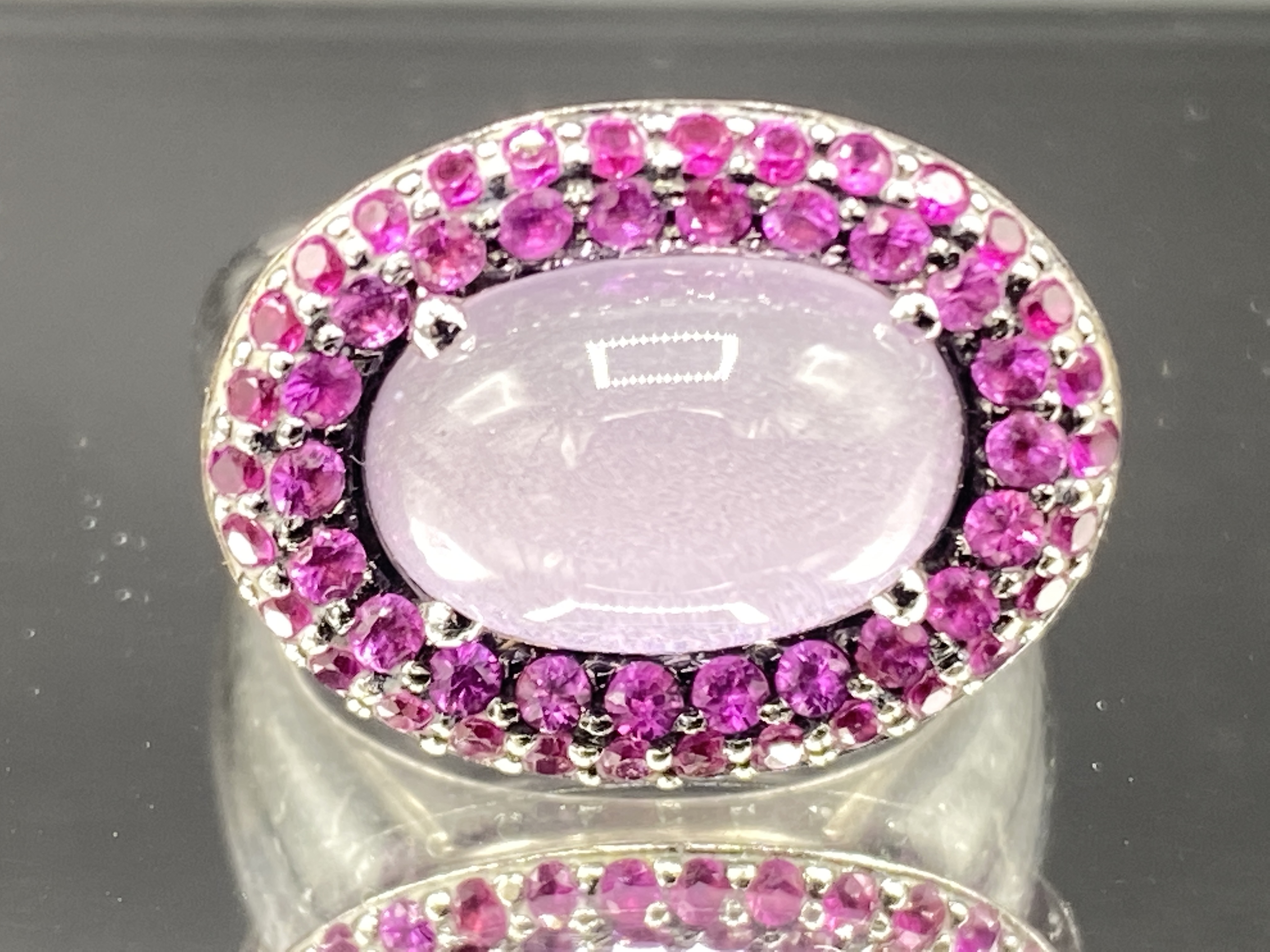 18ct white gold moonstone and pink sapphire dress ring - Image 3 of 4