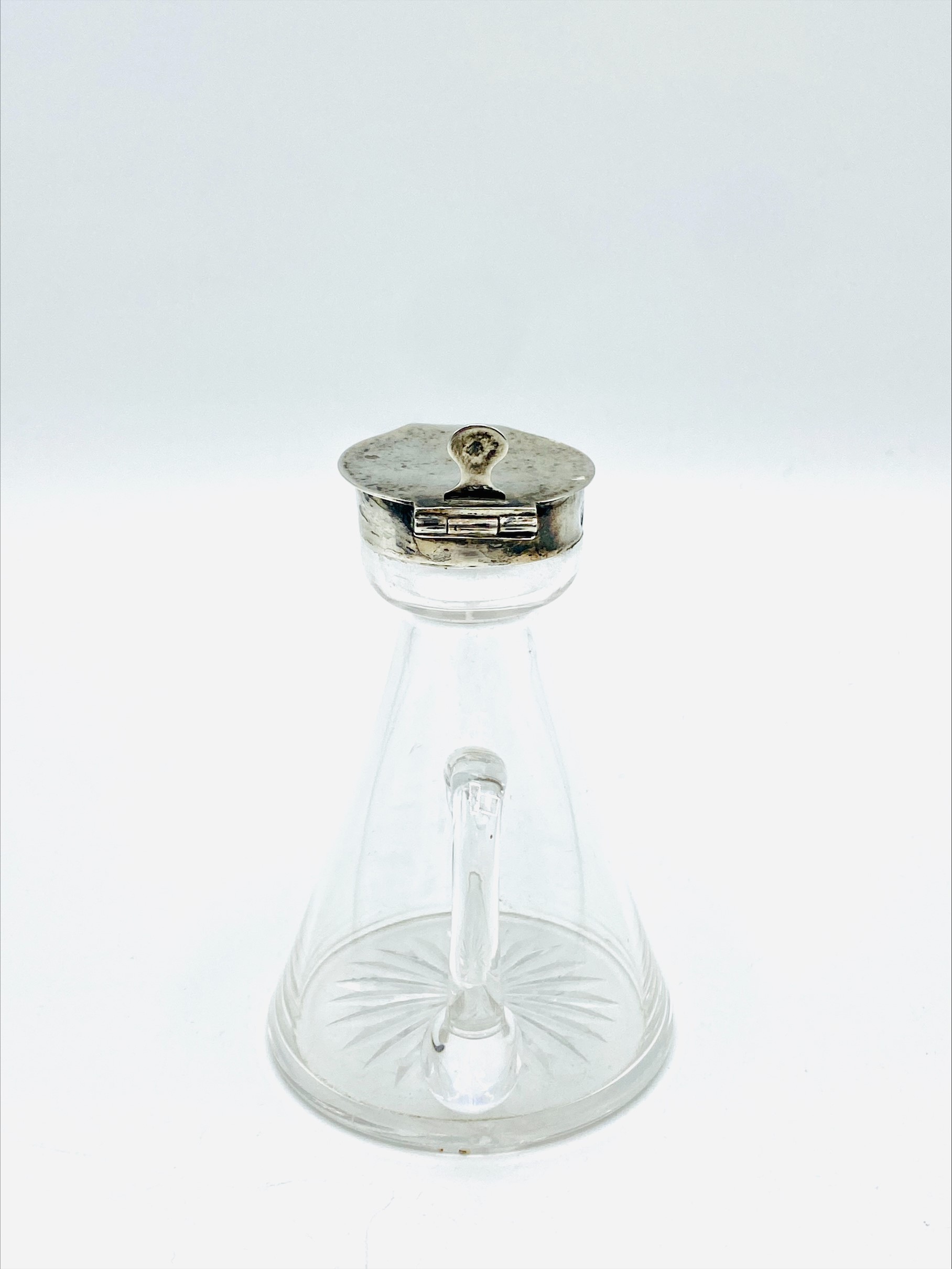 Silver mounted glass whisky tot - Image 2 of 4