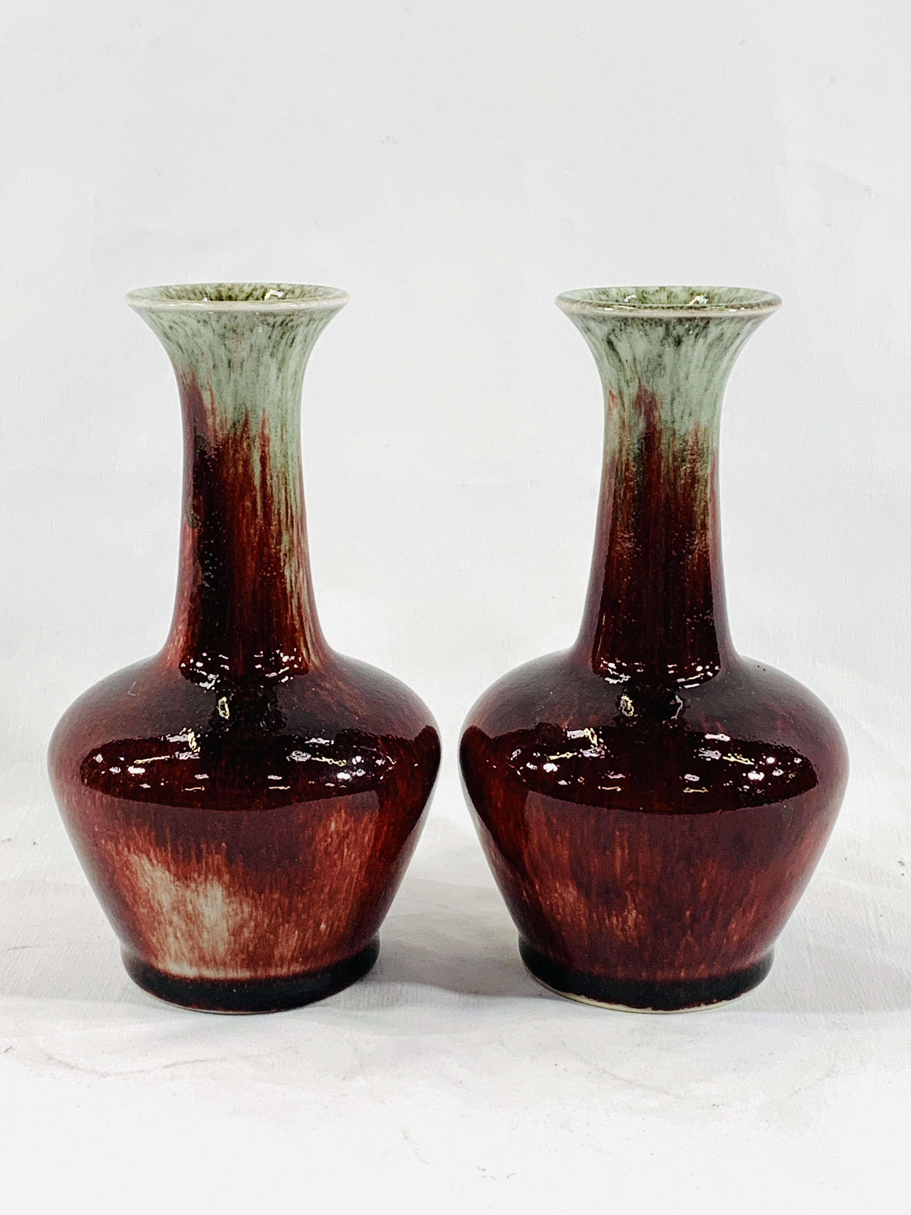 A pair of Cobridge vases - Image 2 of 3