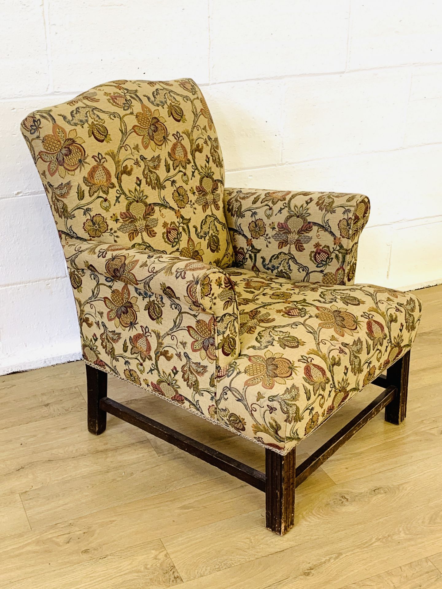 Upholstered armchair - Image 2 of 4