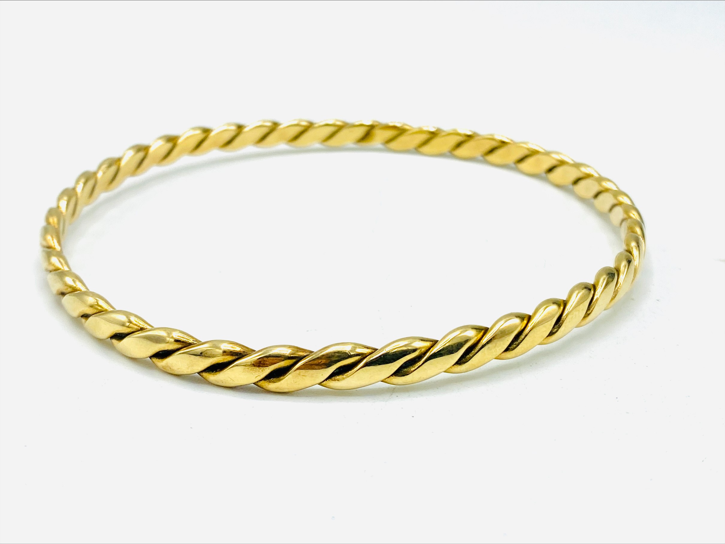 9ct gold twisted wire bangle