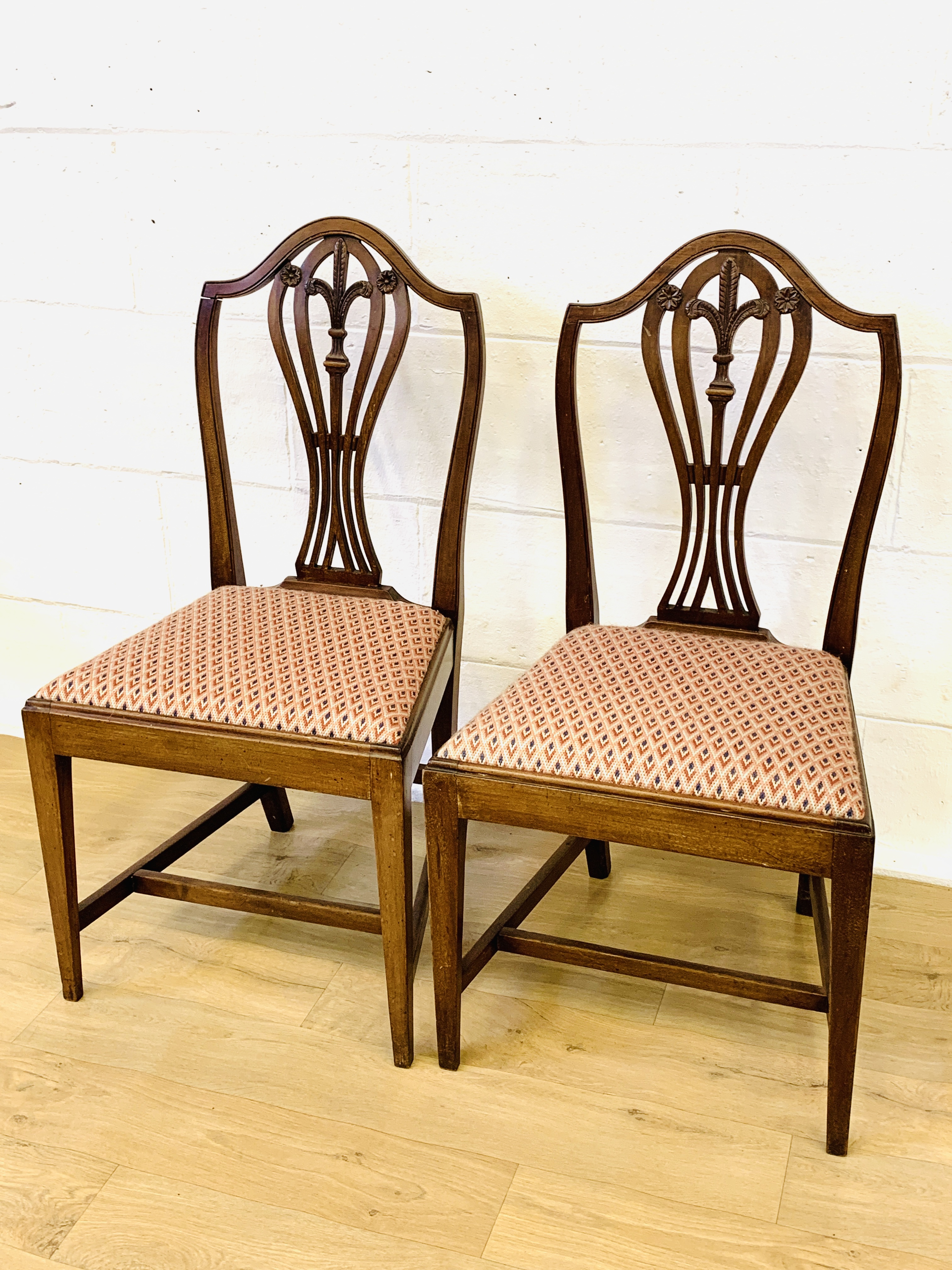 Pair of mahogany drop in seat dining chairs - Image 2 of 5