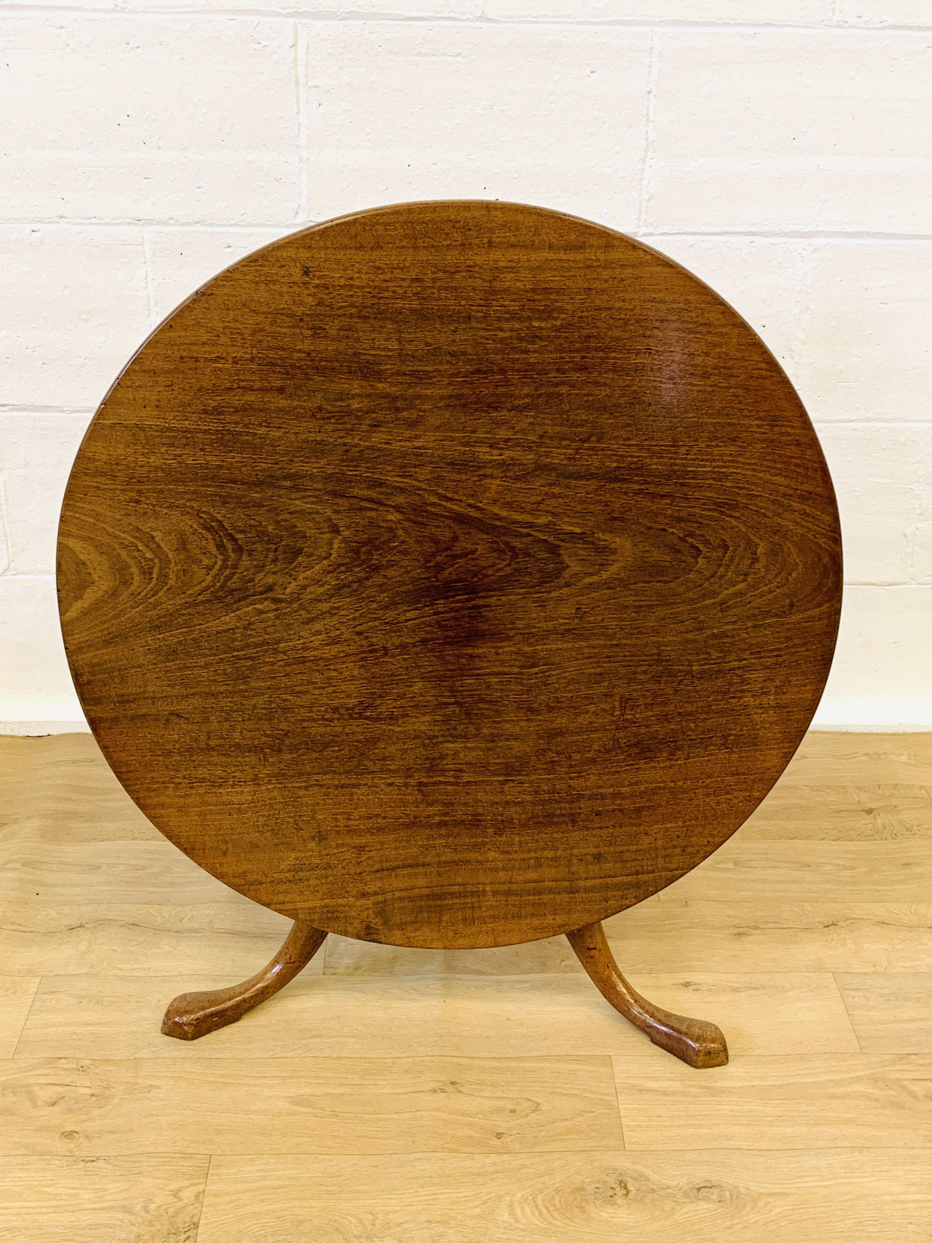 Mahogany tilt top coffee table - Image 4 of 5