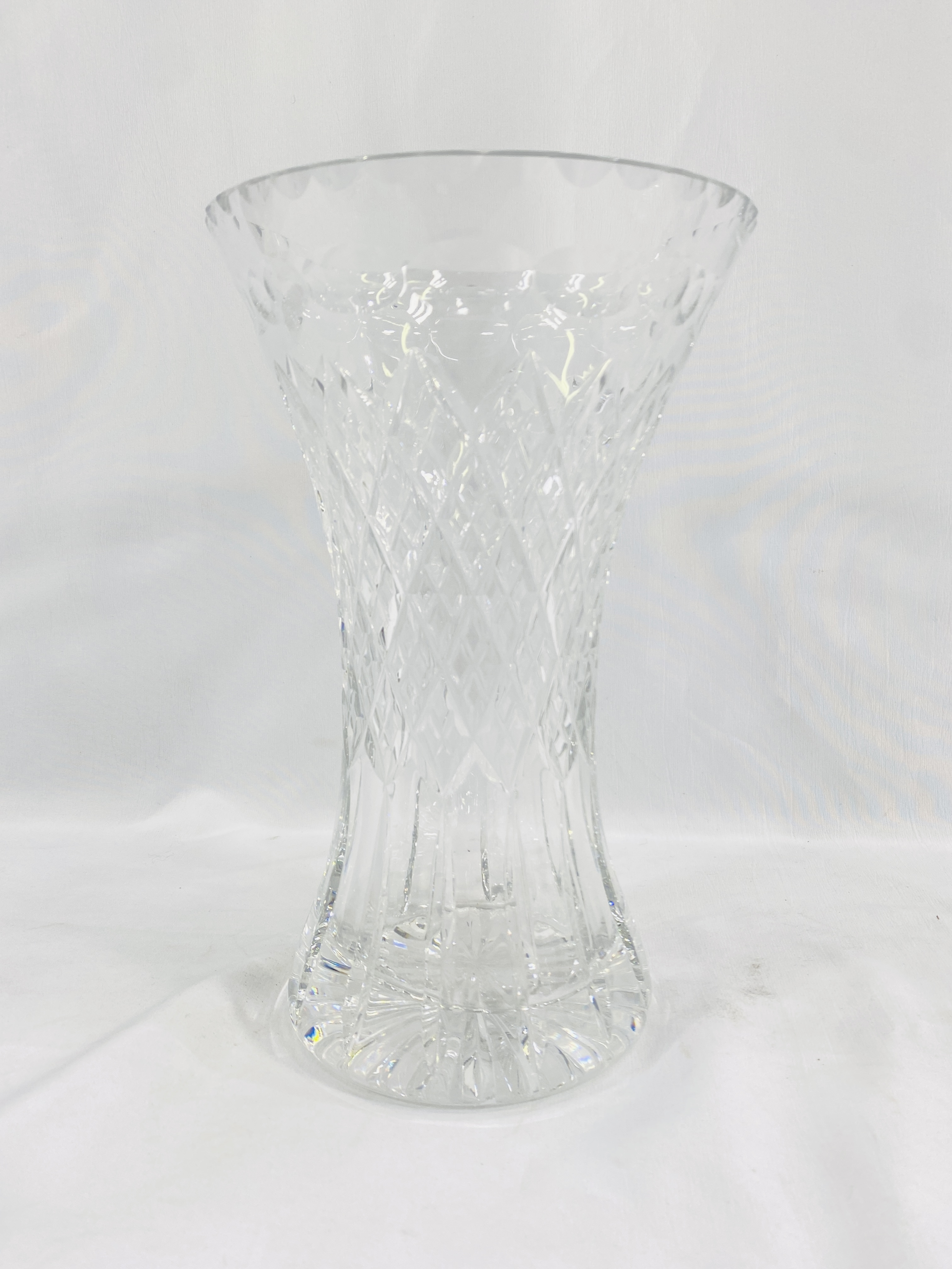 A Royal Doulton cut glass vase and other glassware - Image 7 of 9
