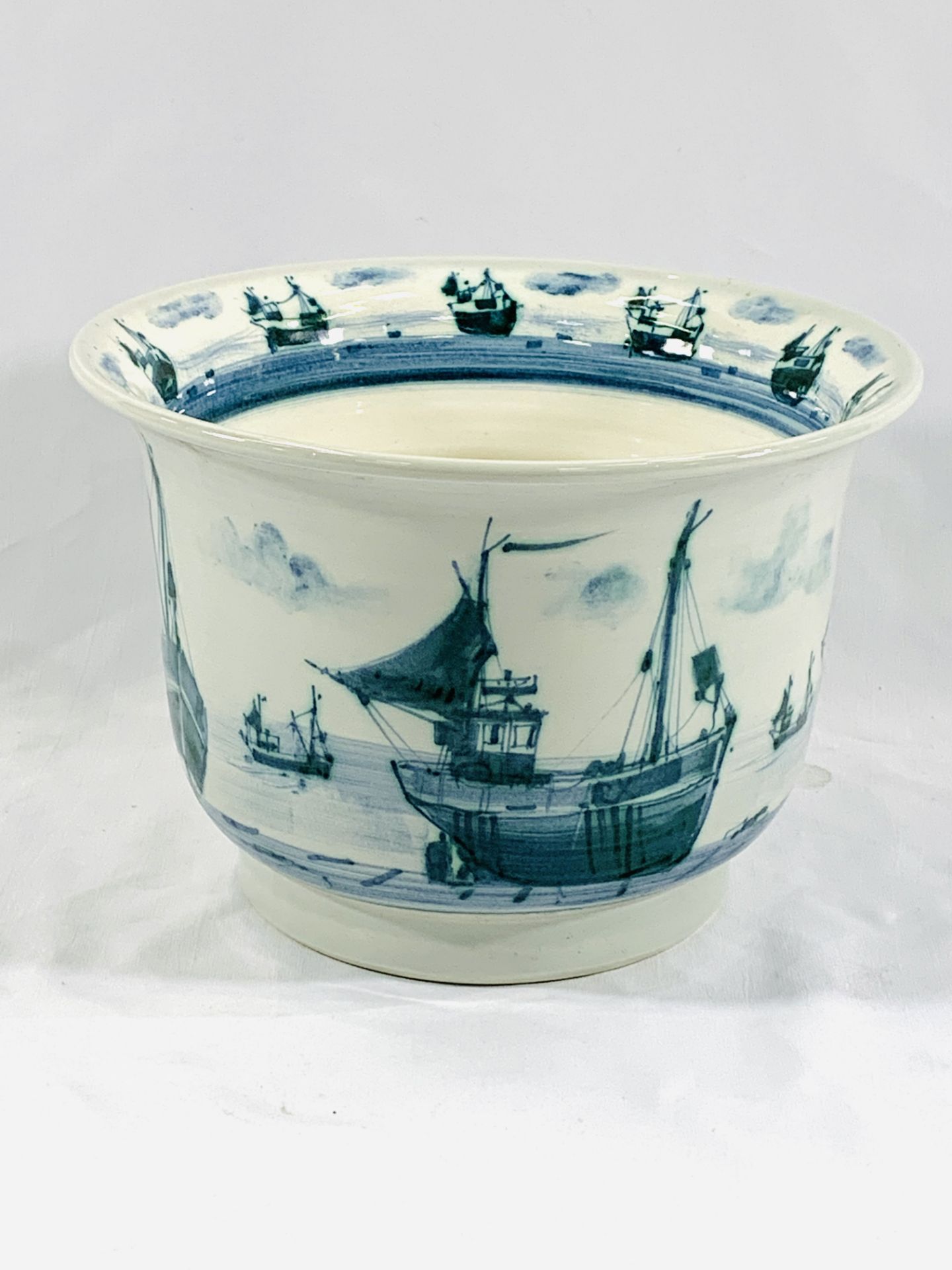 Iden Pottery jardiniere