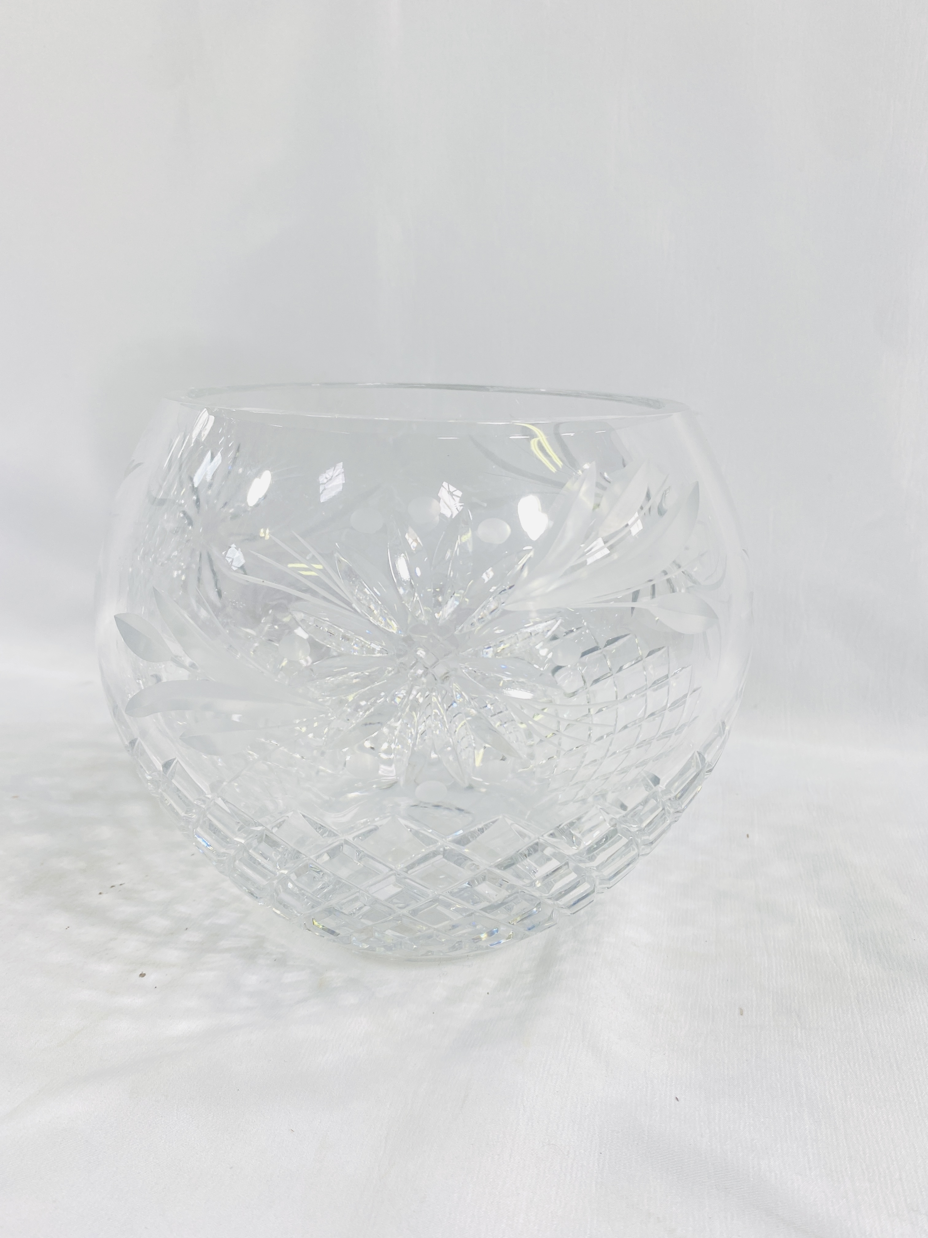 A Royal Doulton cut glass vase and other glassware - Image 2 of 9