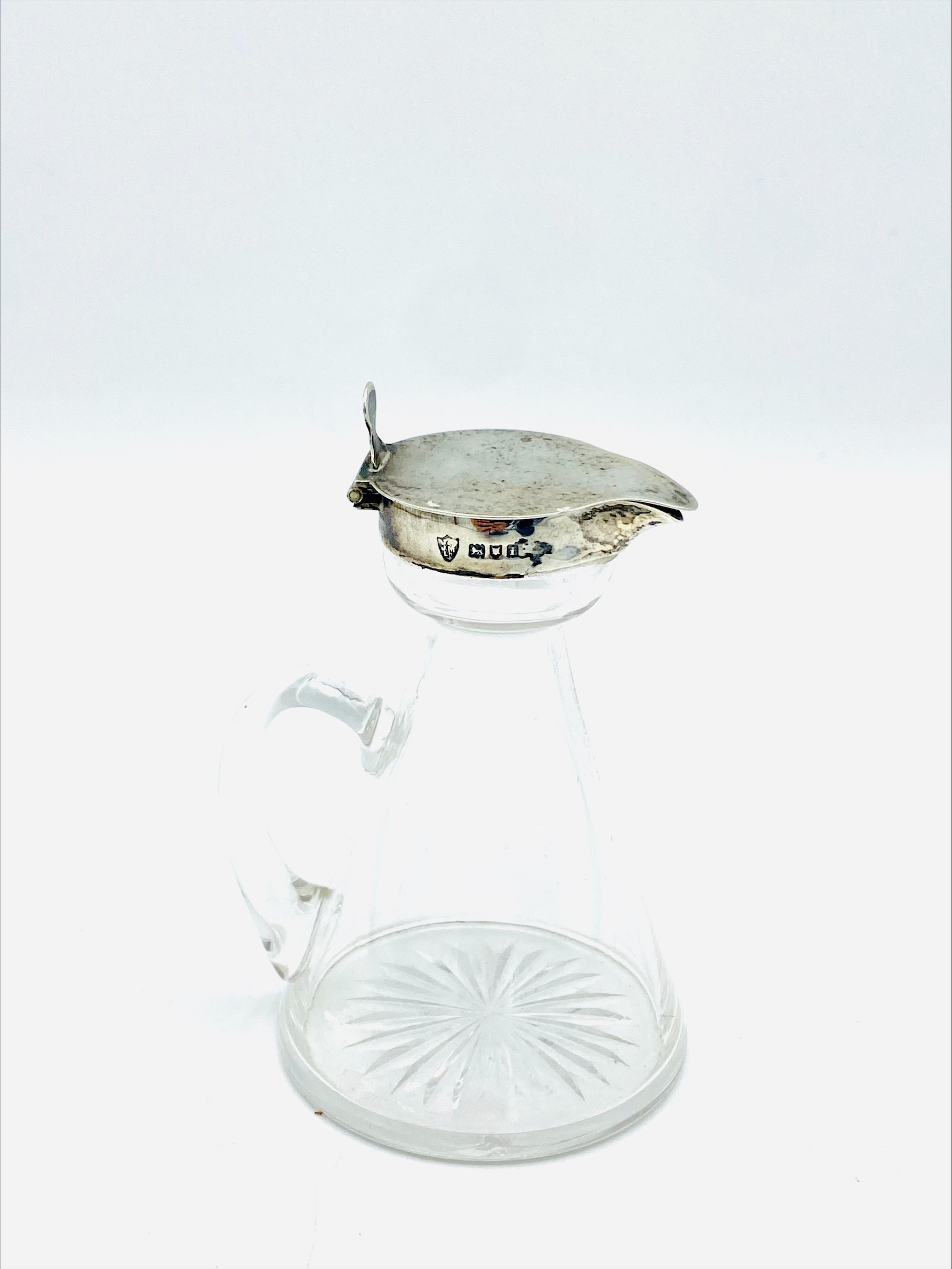 Silver mounted glass whisky tot - Image 3 of 4