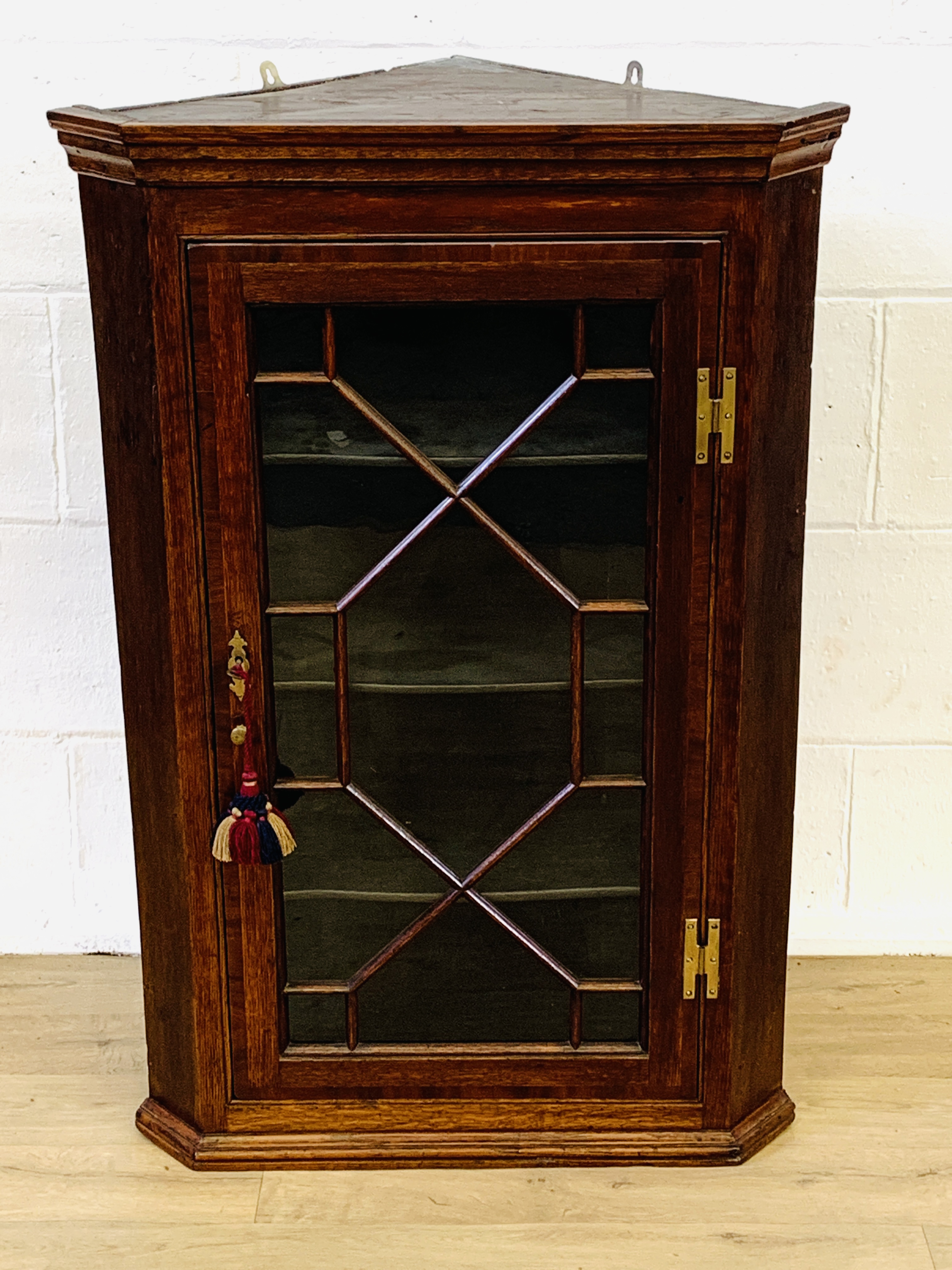 Mahogany glass fronted corner display cabinet - Image 2 of 4