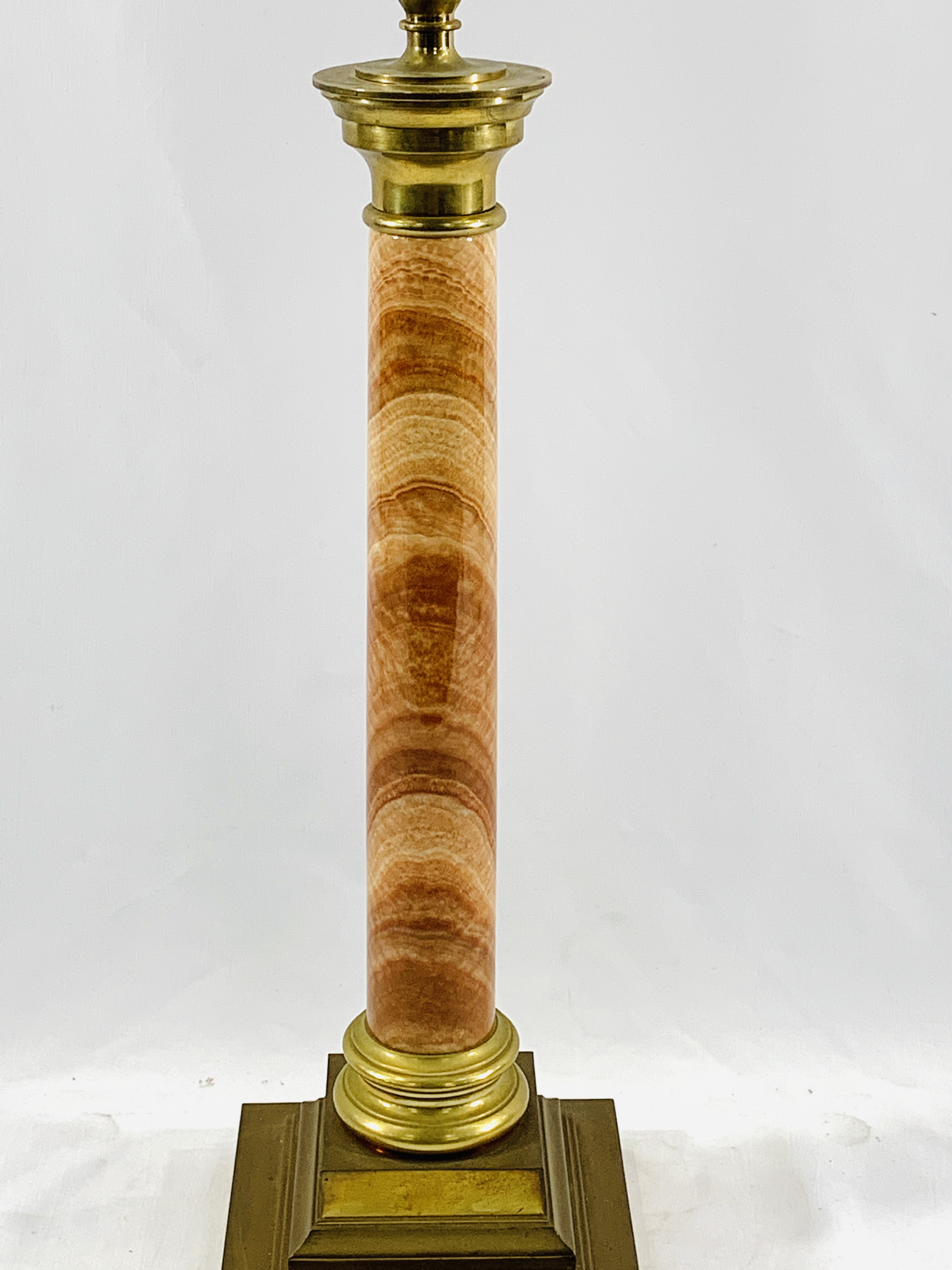 Marble column table lamp - Image 2 of 4