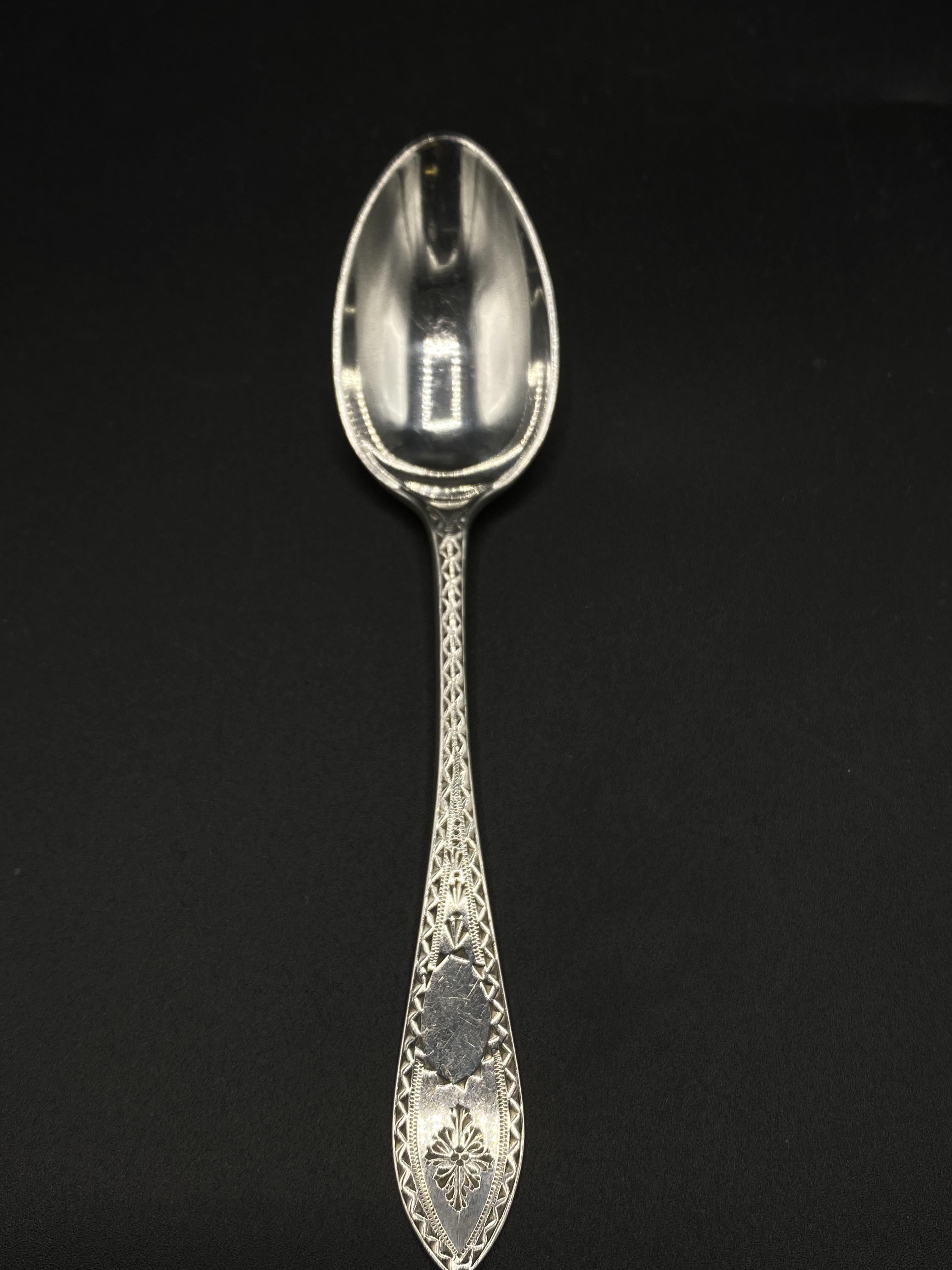 Set of ten silver teaspoons and a pair of sugar tongs, and a silver sugar sifter spoon - Image 4 of 9