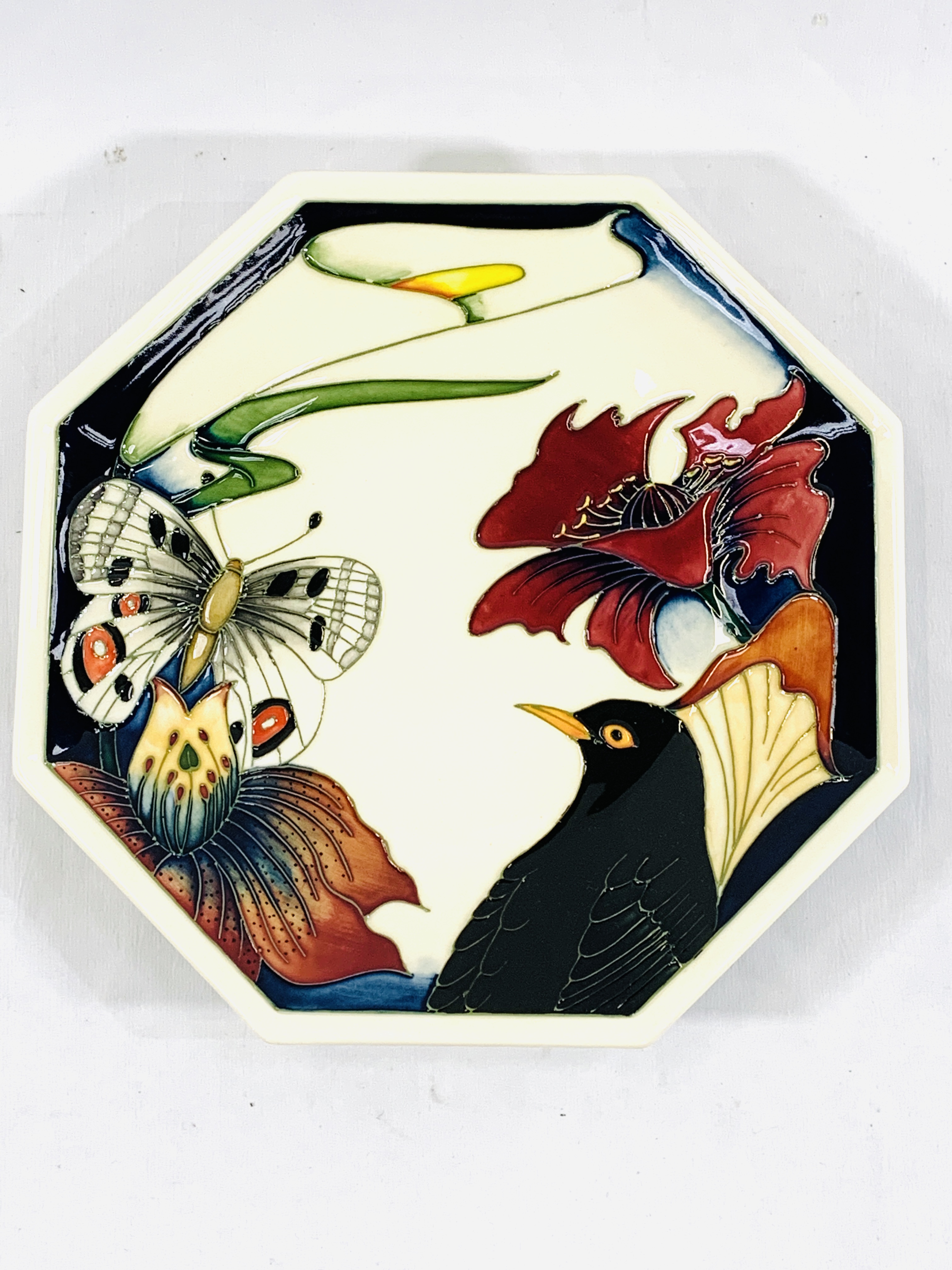 Boxed Moorcroft plate - Image 2 of 3