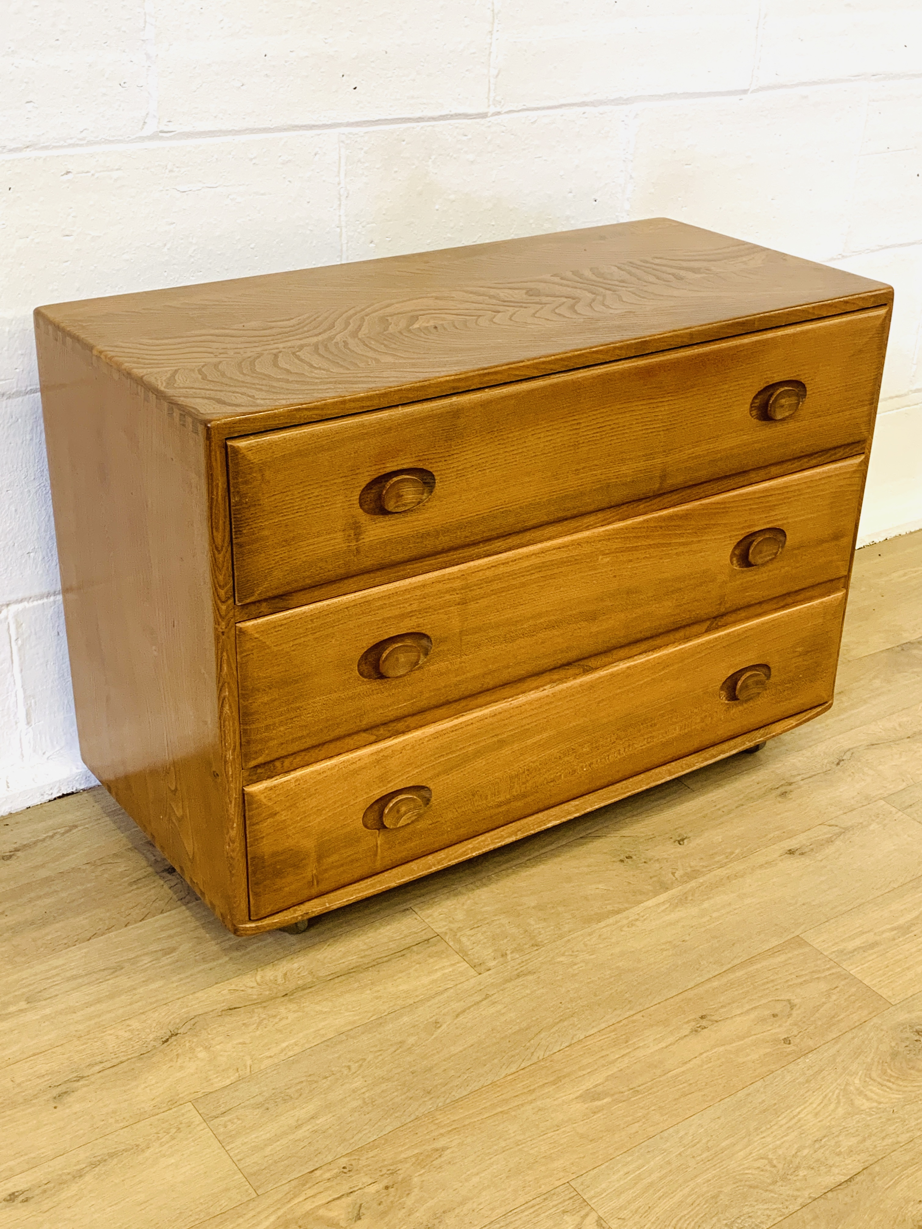 Ercol chest of drawers - Image 3 of 5