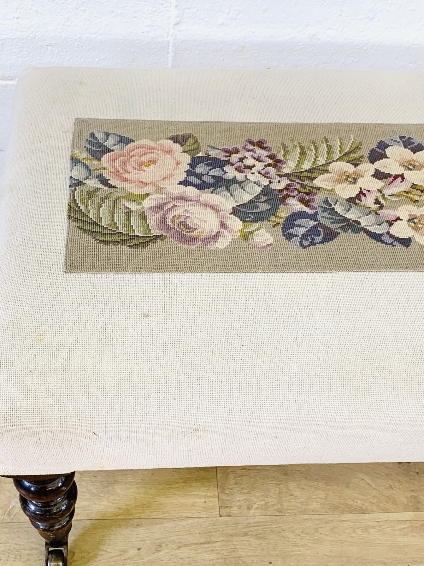 Upholstered footstool - Image 4 of 4