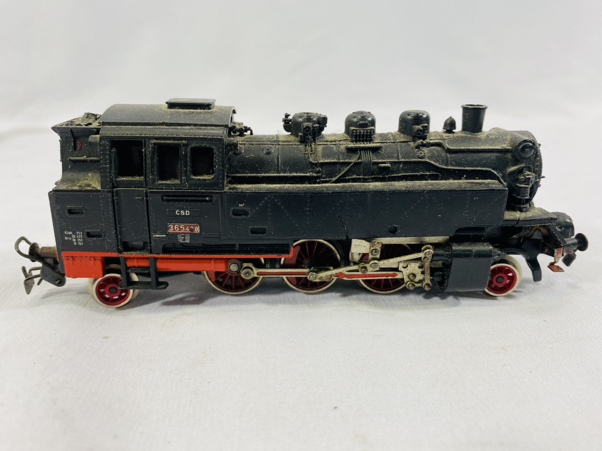 Thee 00 gauge locomotives and four 00 gauge carriages - Image 7 of 8