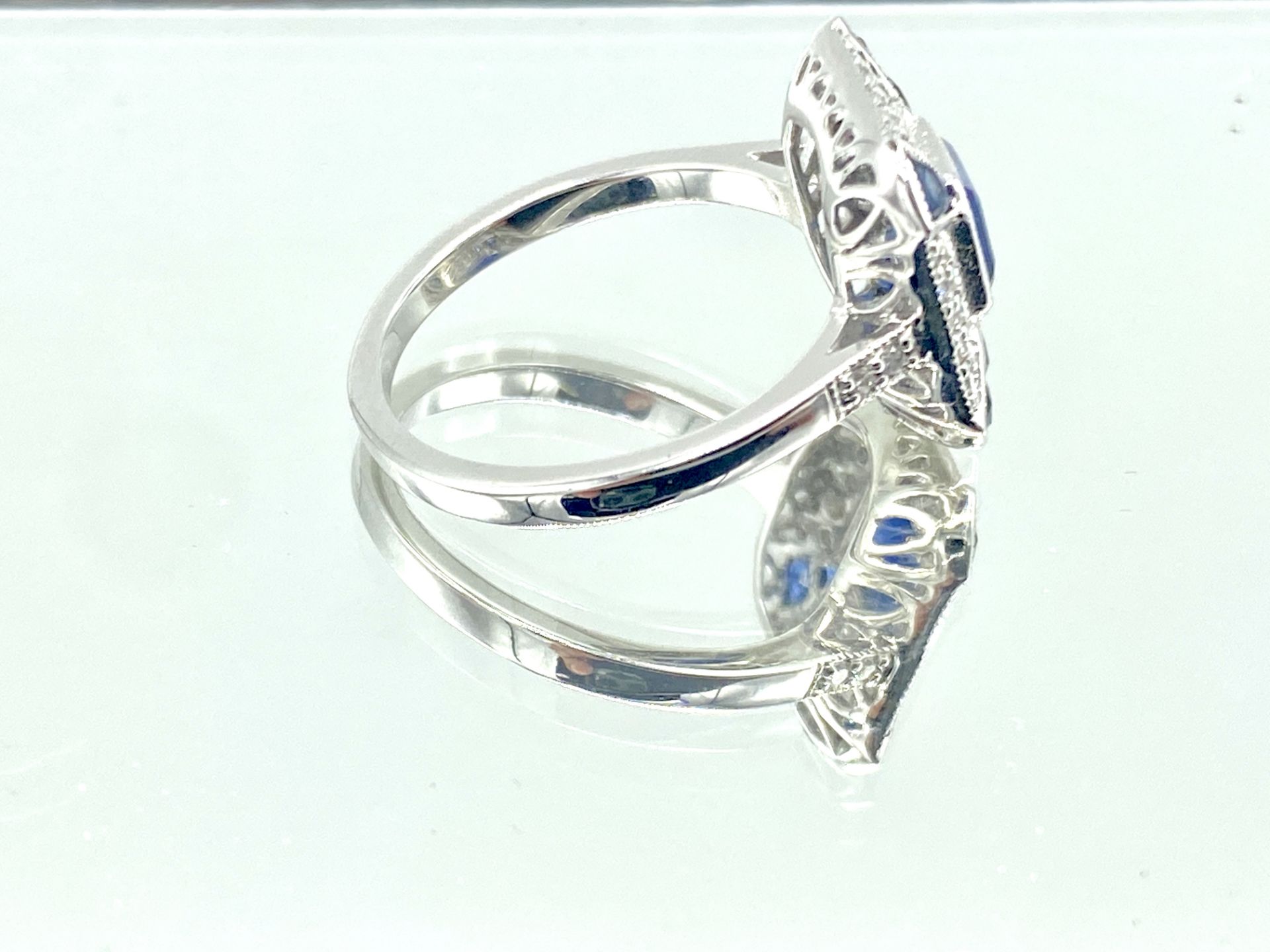 18ct white gold, sapphire and diamond ring - Bild 3 aus 5