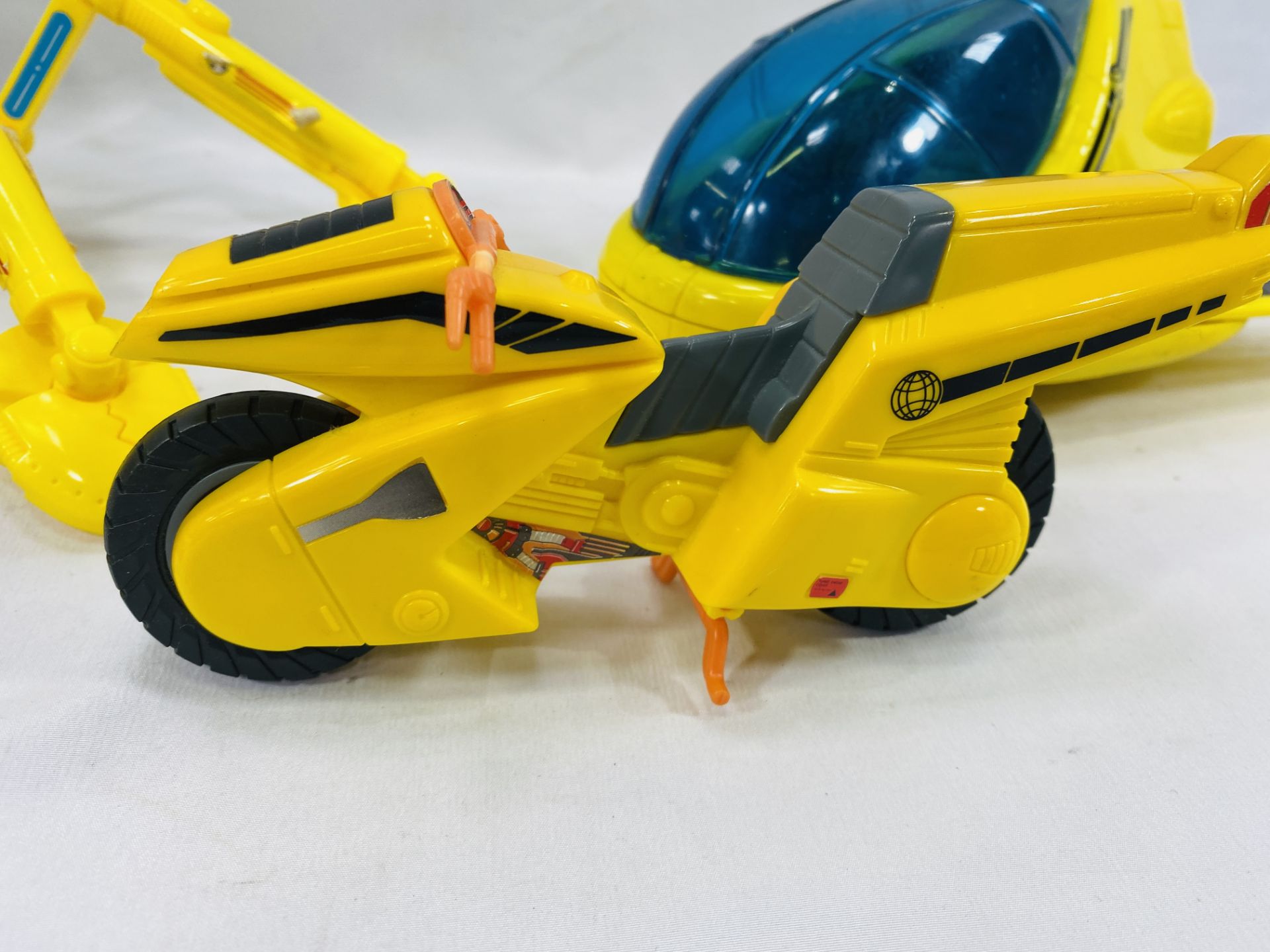 A Captain Planet vehicle, accessories and figure - Image 4 of 8