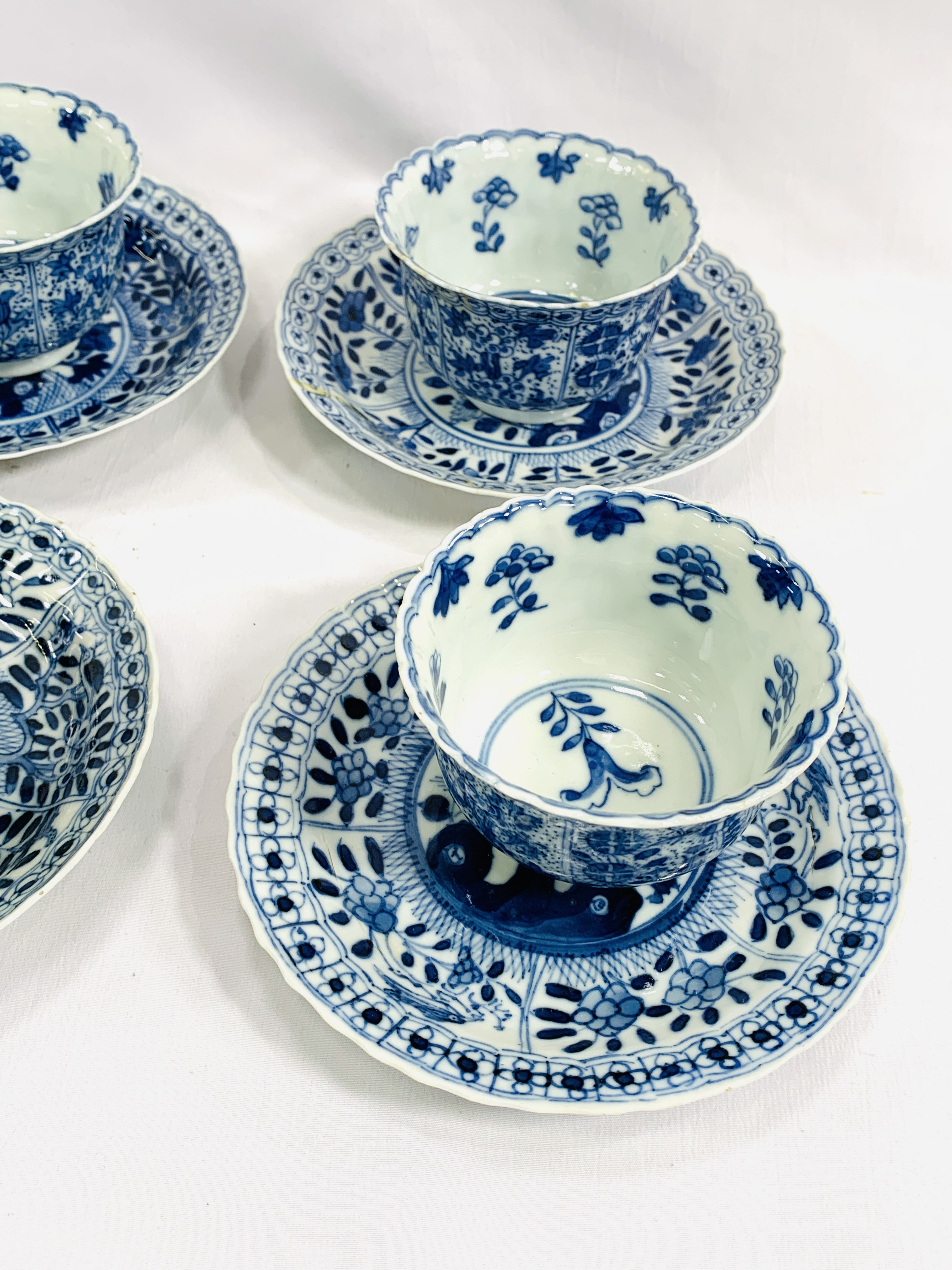 Chinese blue and white tea bowls and saucers - Image 2 of 4