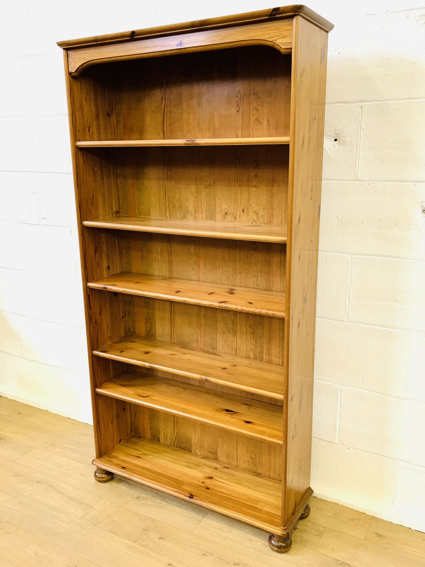 Pine open bookcase - Image 3 of 4