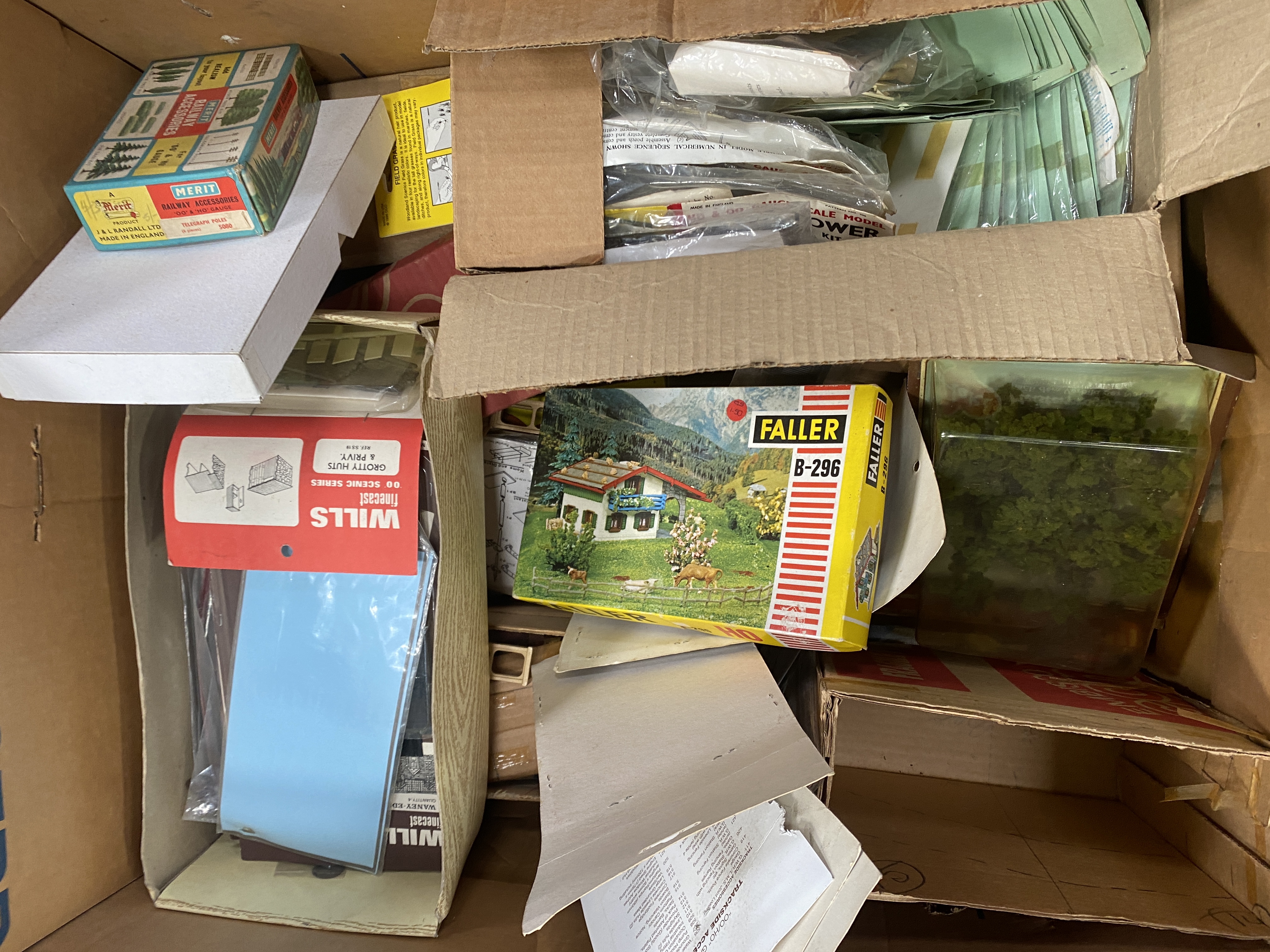 A quantity of model railway accessory kits - Image 2 of 5